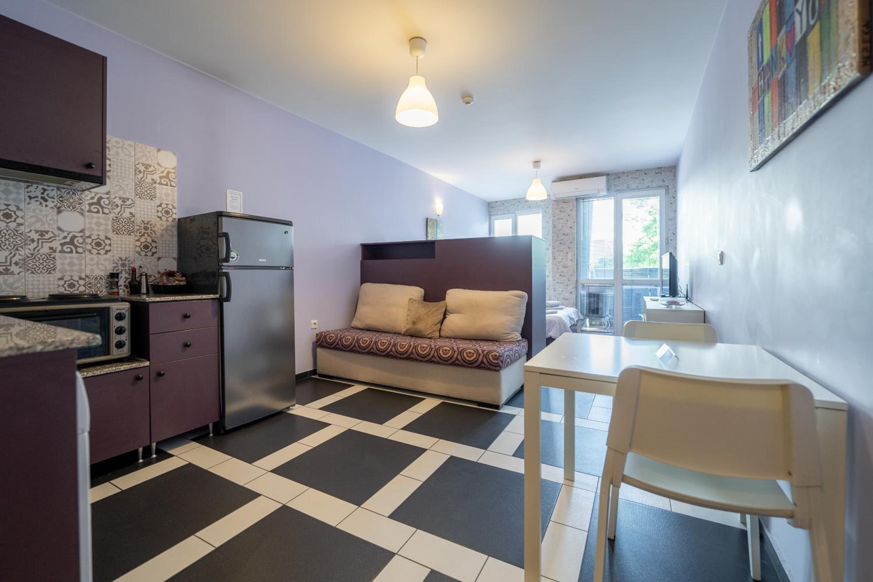 One-Bedroom Apartment - Photo 12