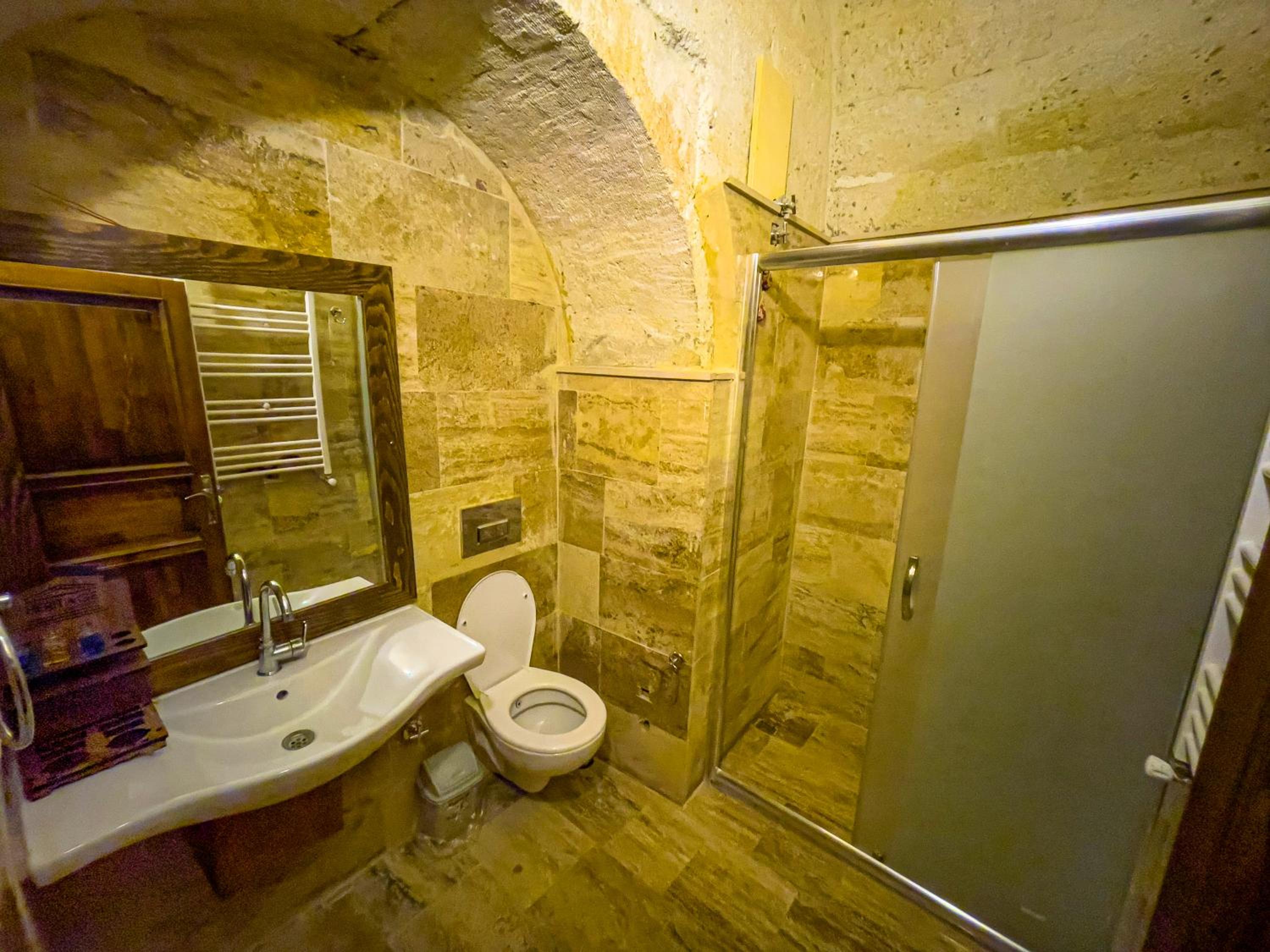 Deluxe Double Room - Photo 8