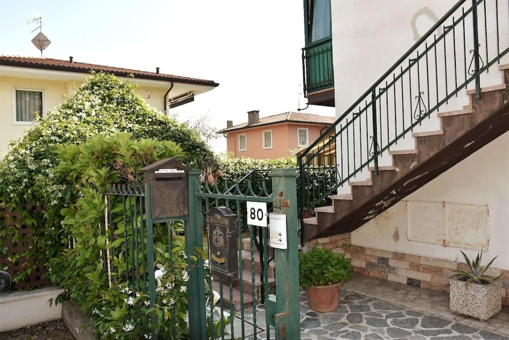 Apartment with Balcony photo 2