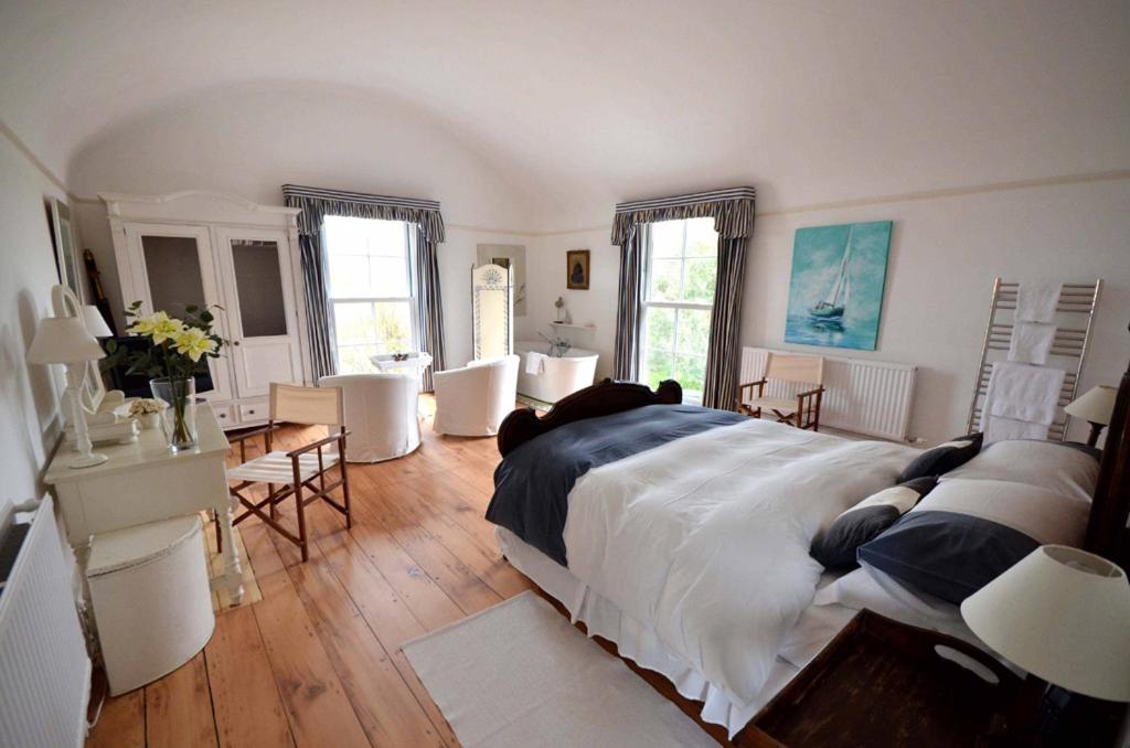 Four-Bedroom House photo 1