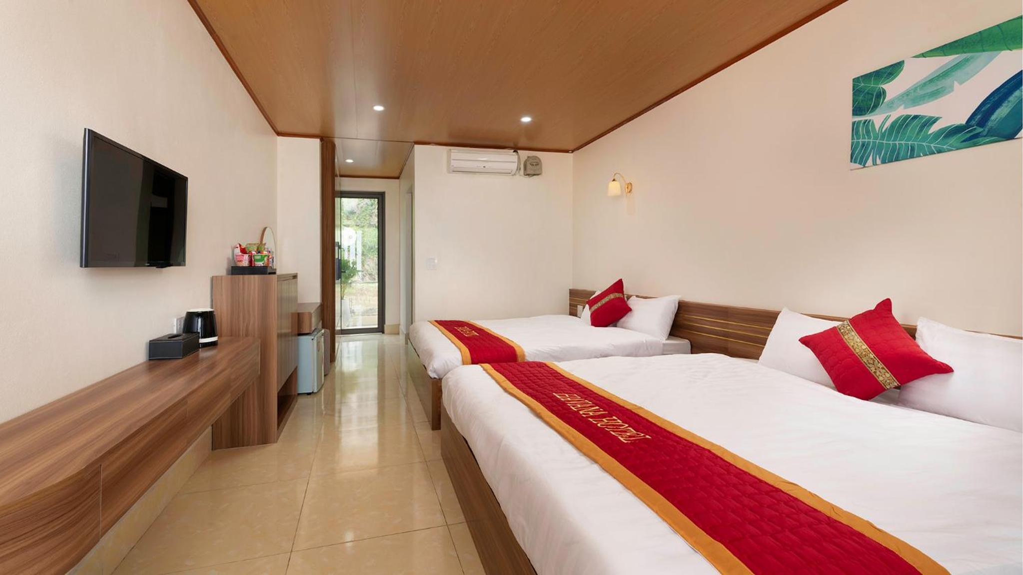 Deluxe Triple Room photo 2