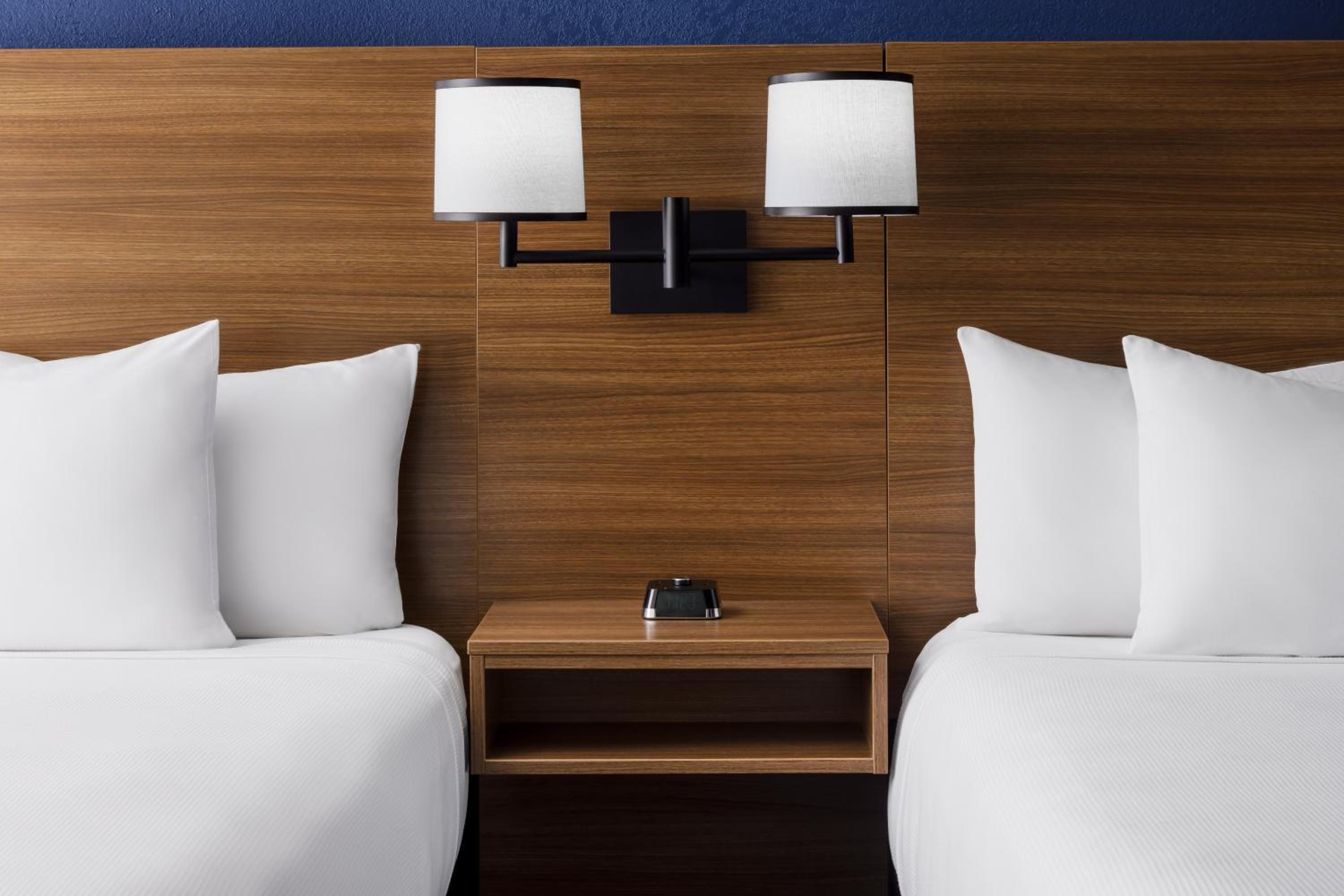 Queen Room With Bath Tub And Sofa Bed - Mobility Accessible photo 2