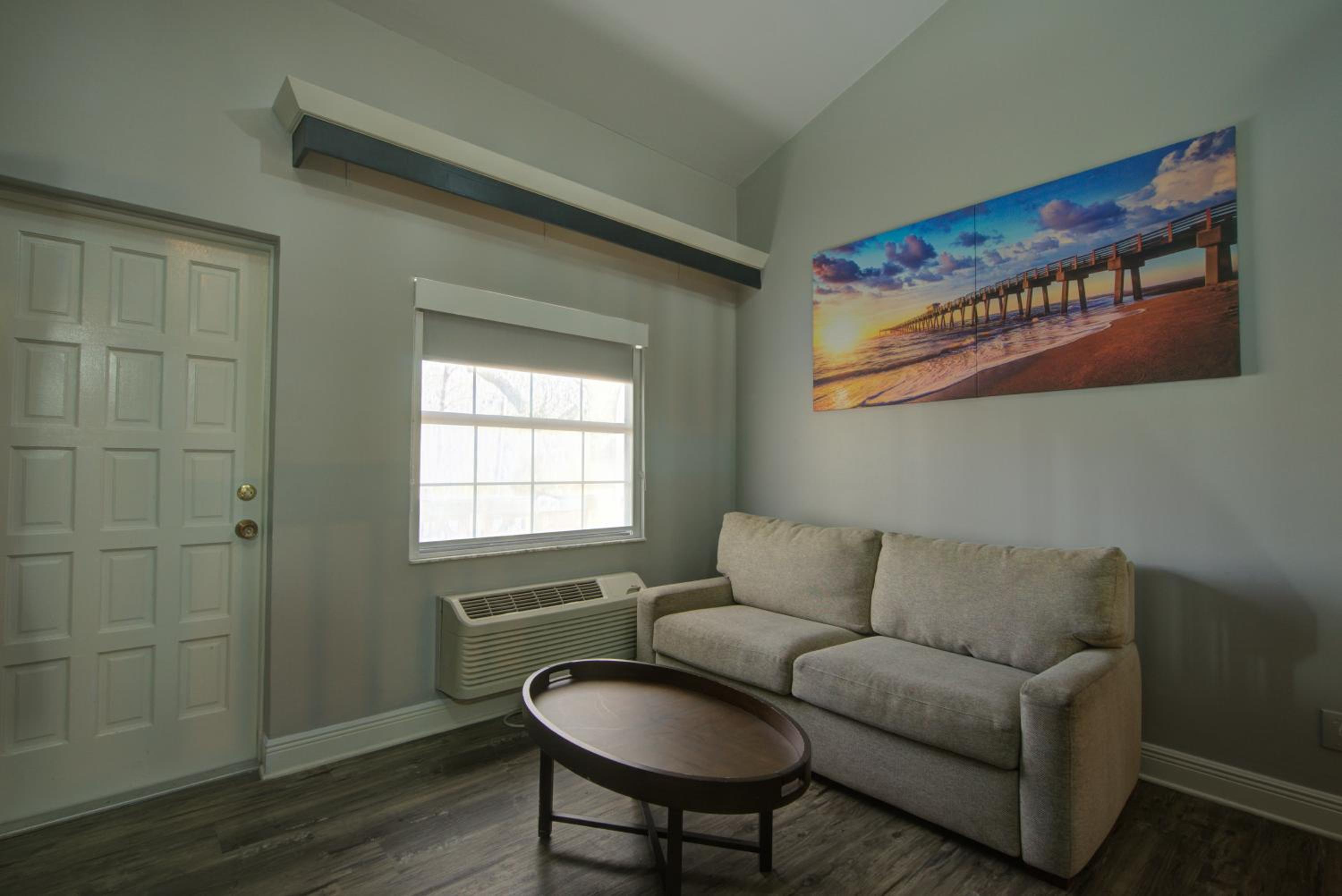Suite with Loft - Non-Smoking - Photo 13
