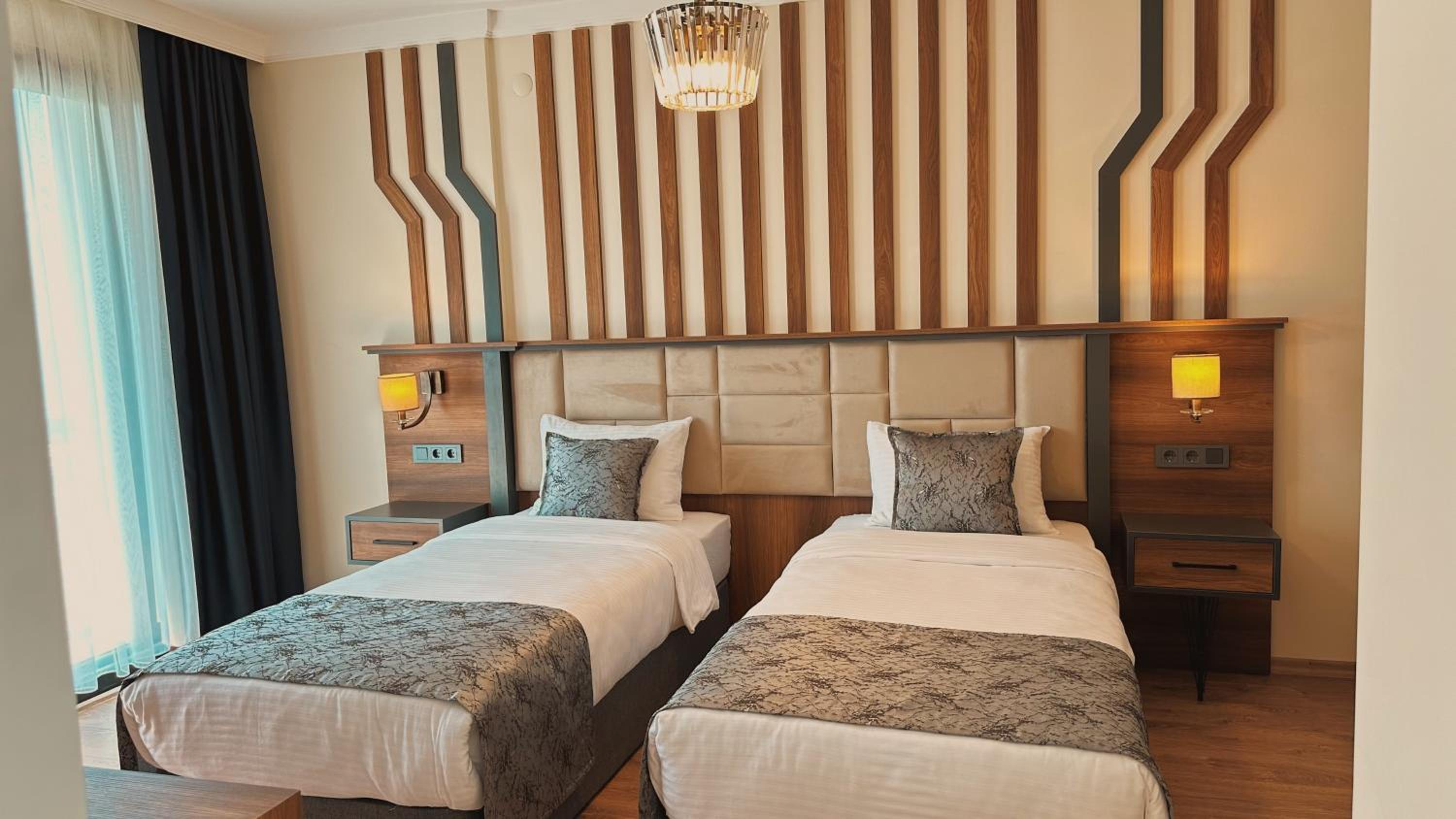 Deluxe King Room photo 2