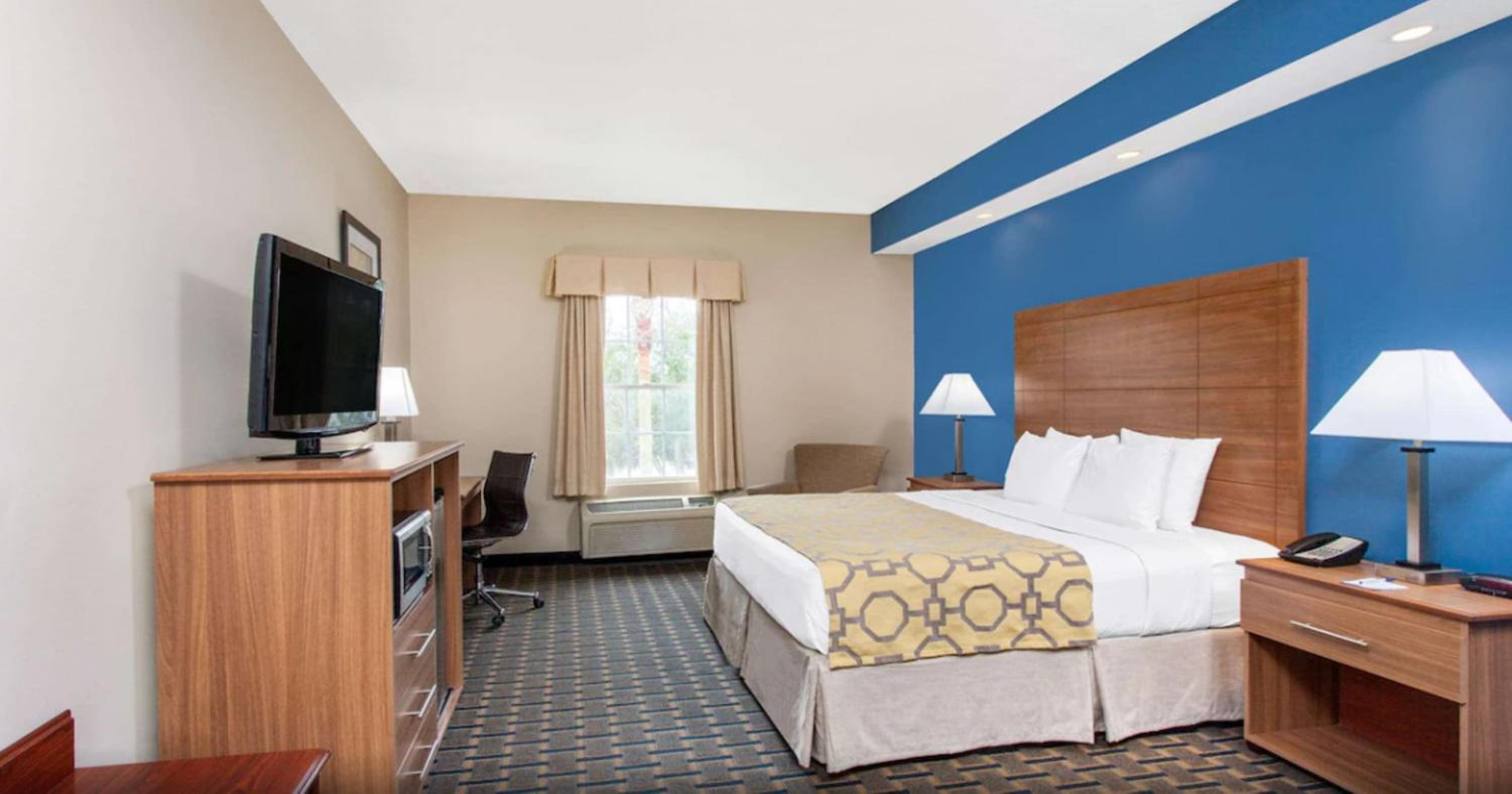 Double Room - Disability Access/Non-Smoking - Photo 1