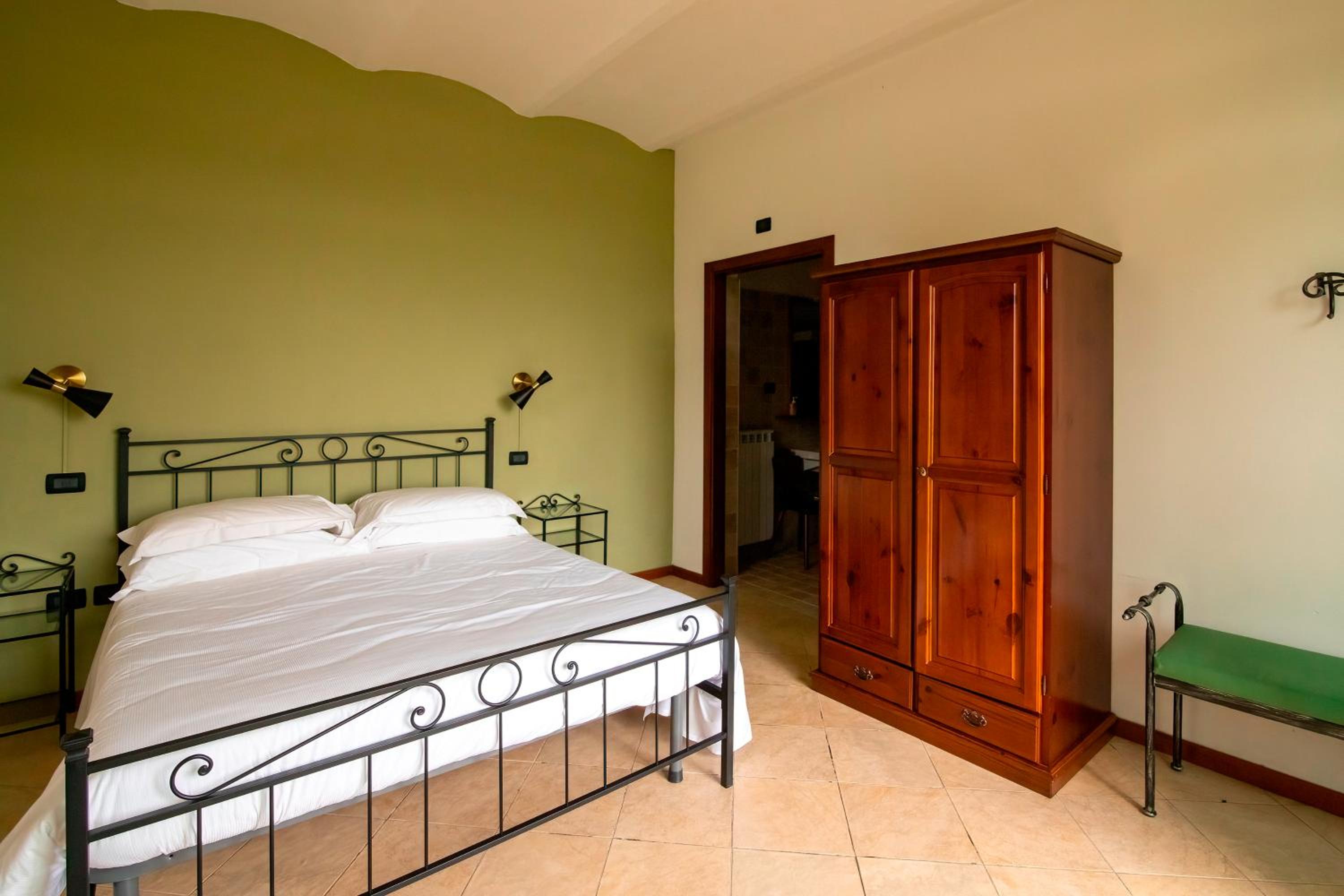 Double Room - Photo 3