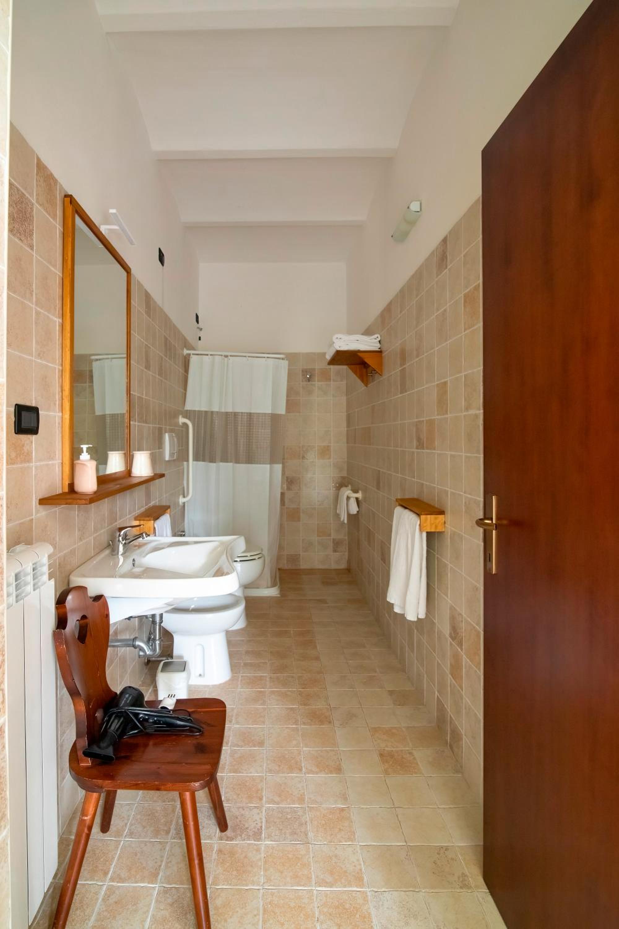 Double Room - Photo 4