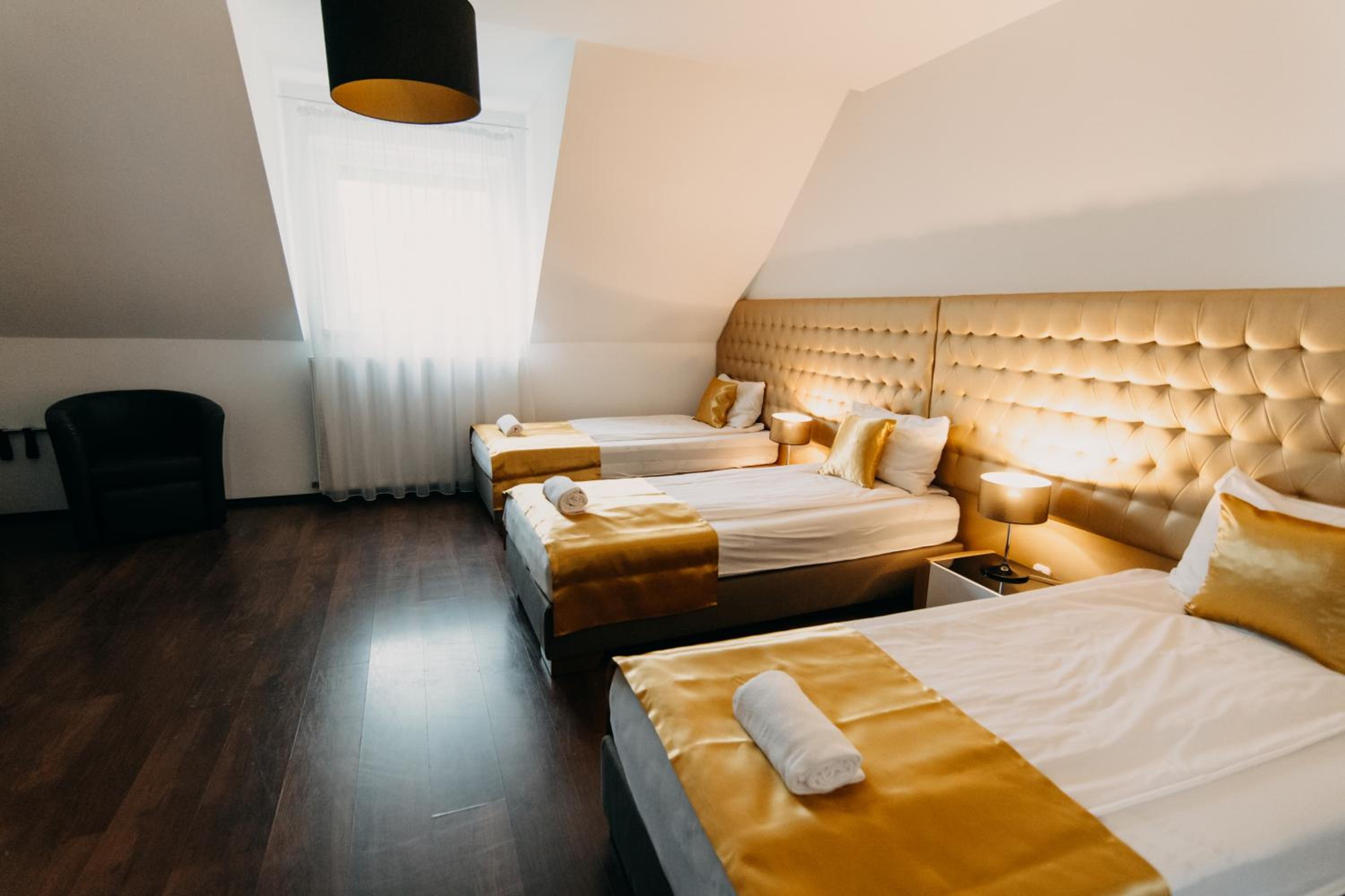 Superior Triple Room - Photo 9