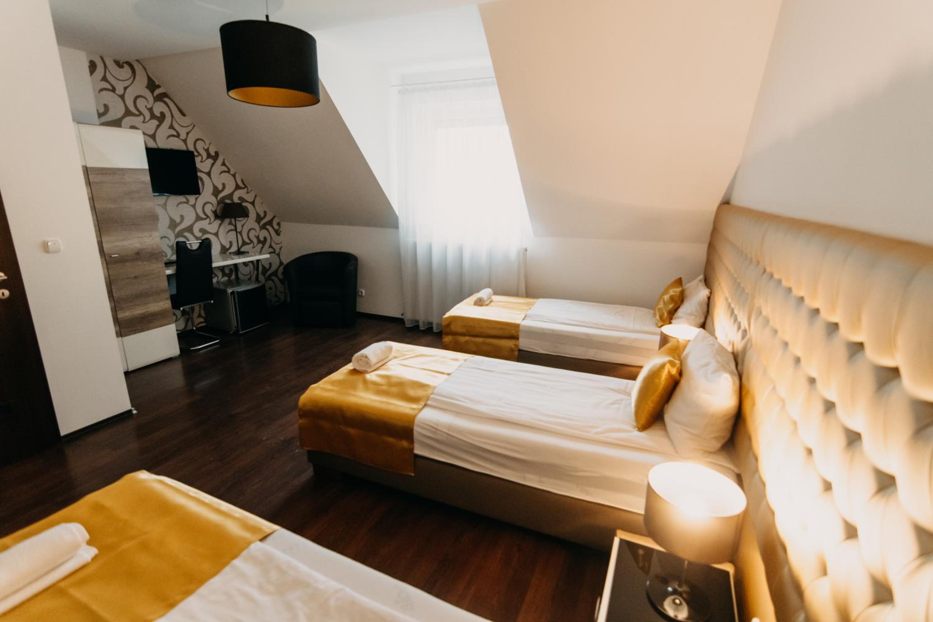 Superior Triple Room - Photo 7