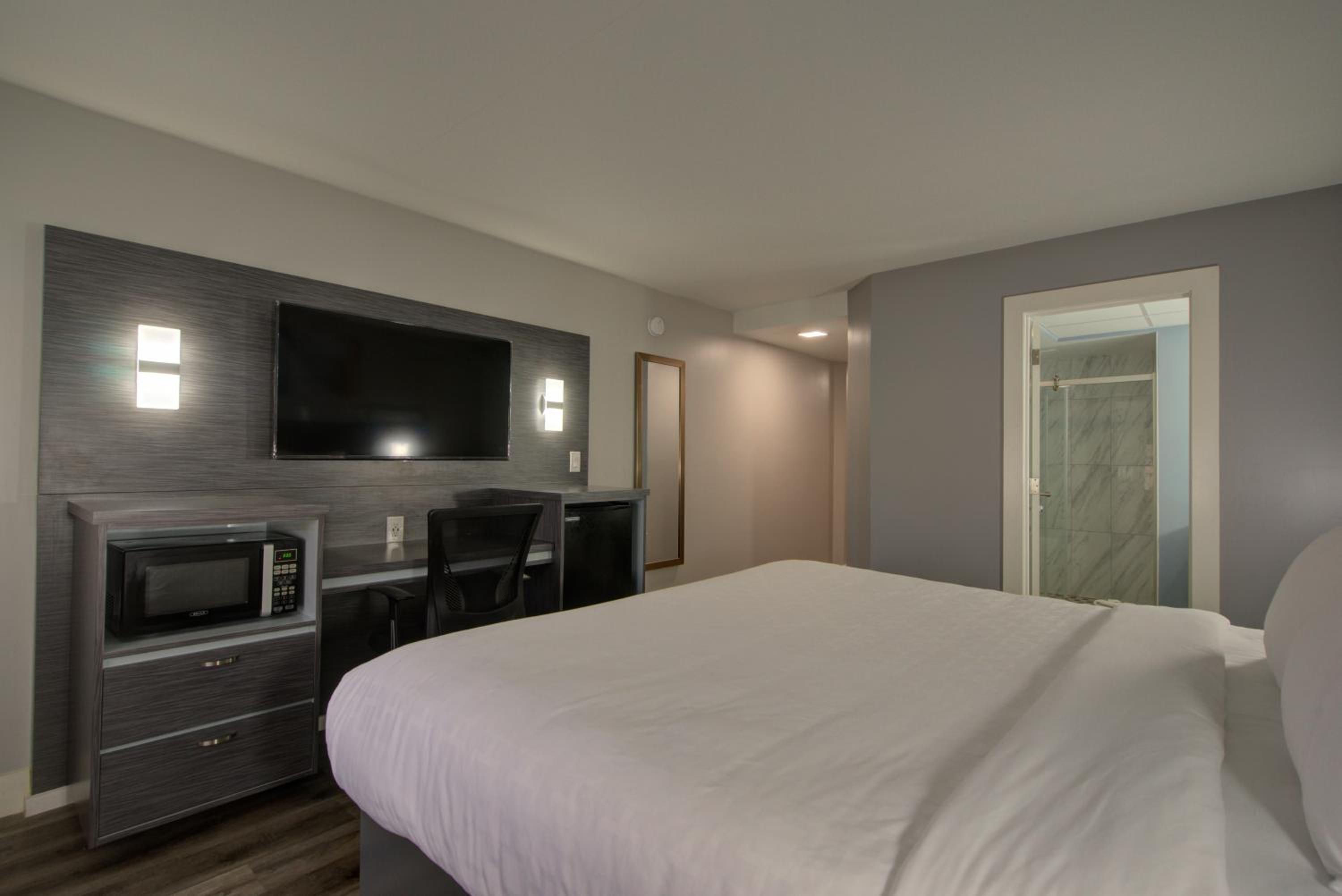 Superior King Room - Non Smoking - Photo 1