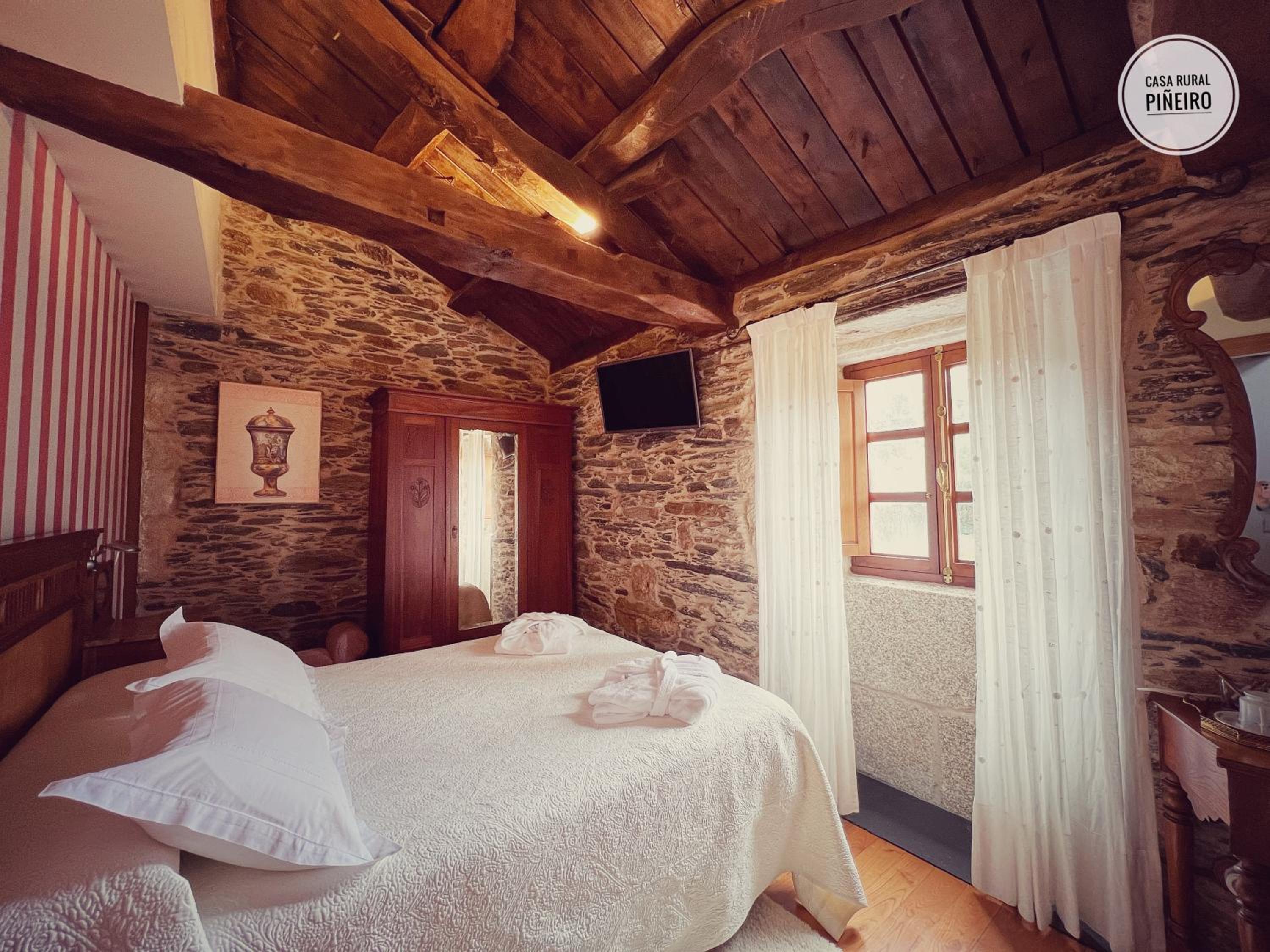 Habitación Doble Confort (2 Adultos)