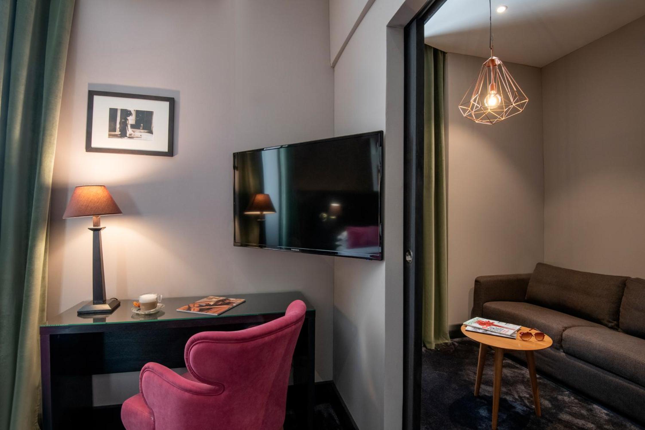 Family Suite - Non-Smoking - Photo 8