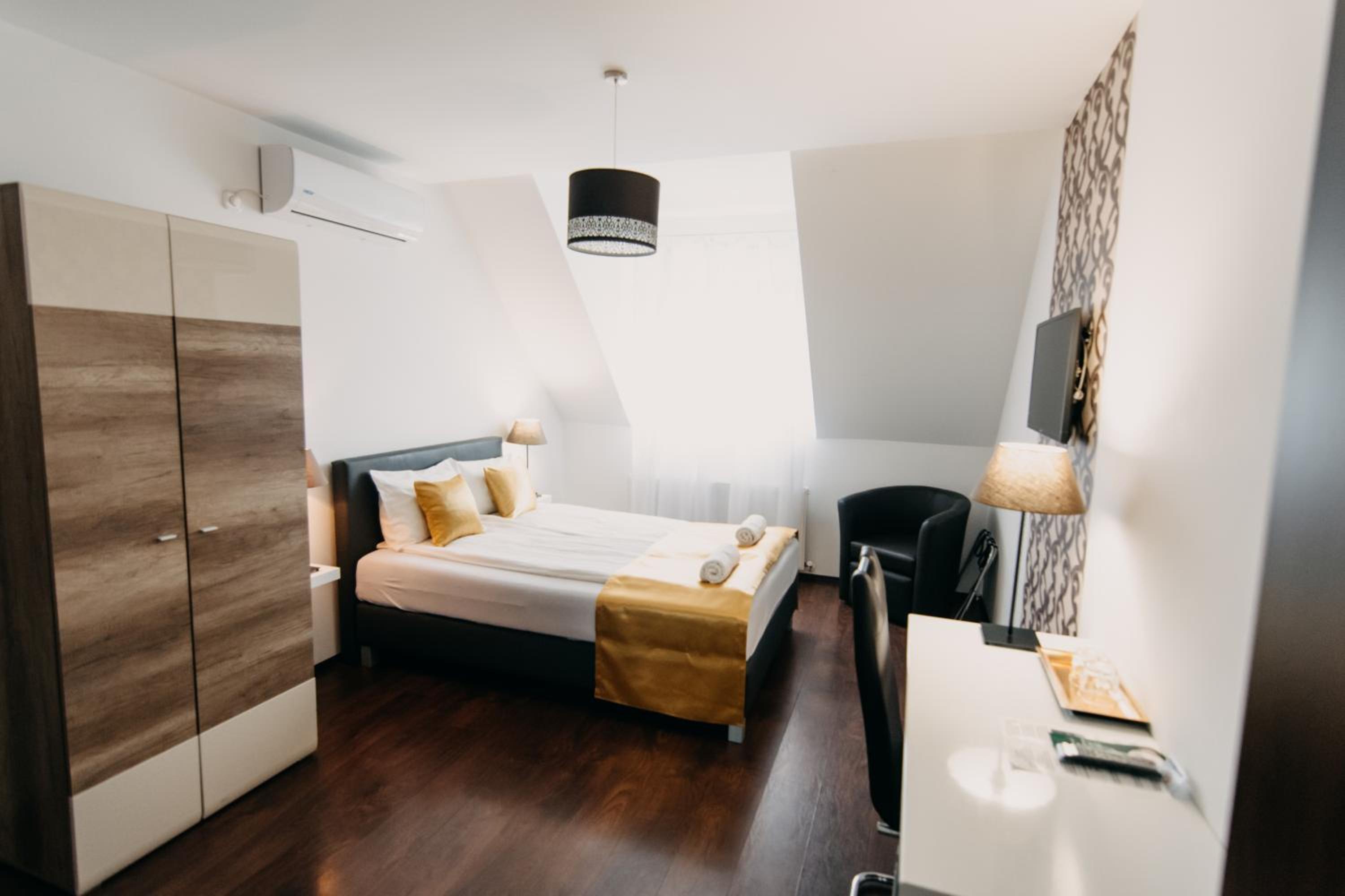 Deluxe Double Room - Photo 1