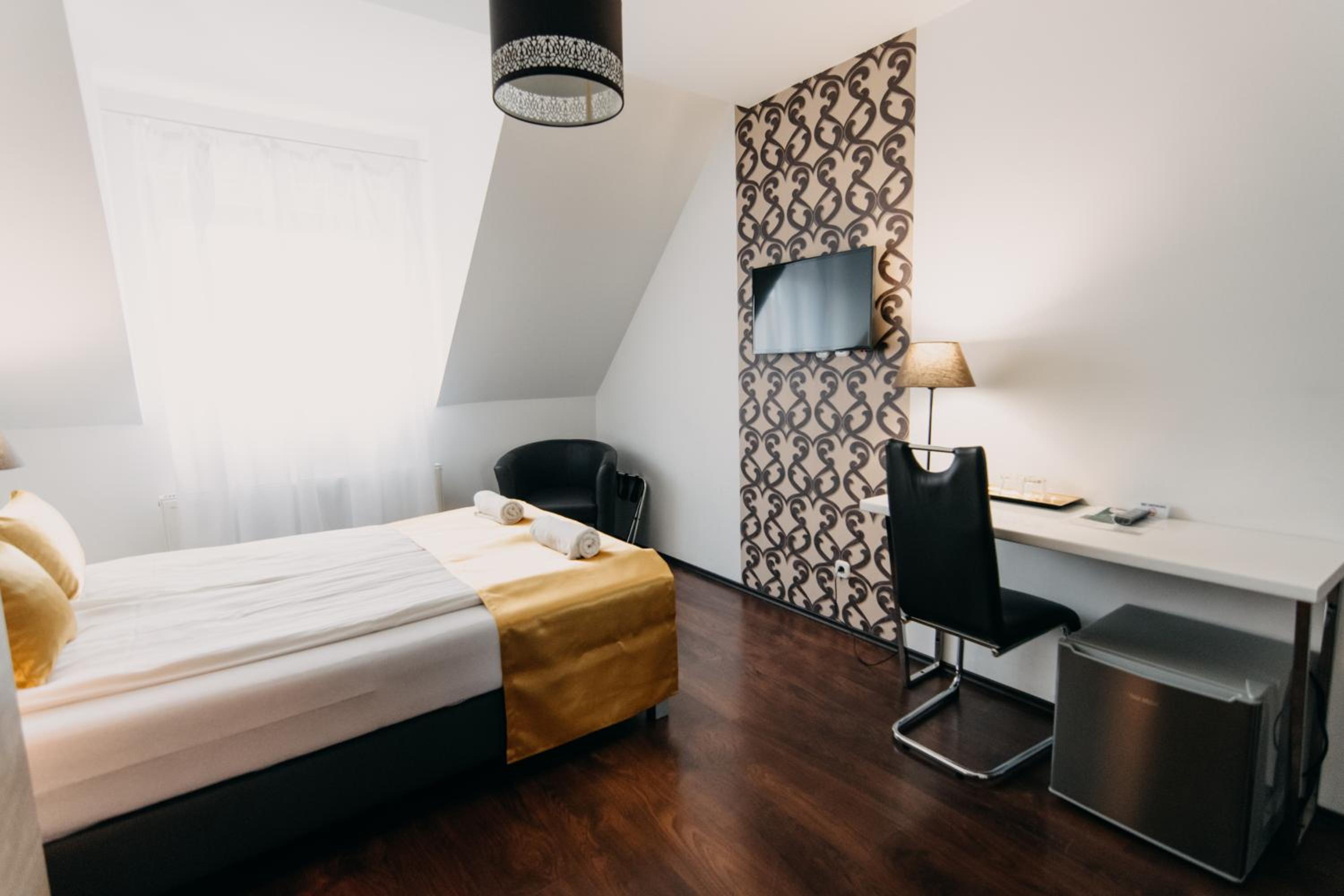 Deluxe Double Room - Photo 13