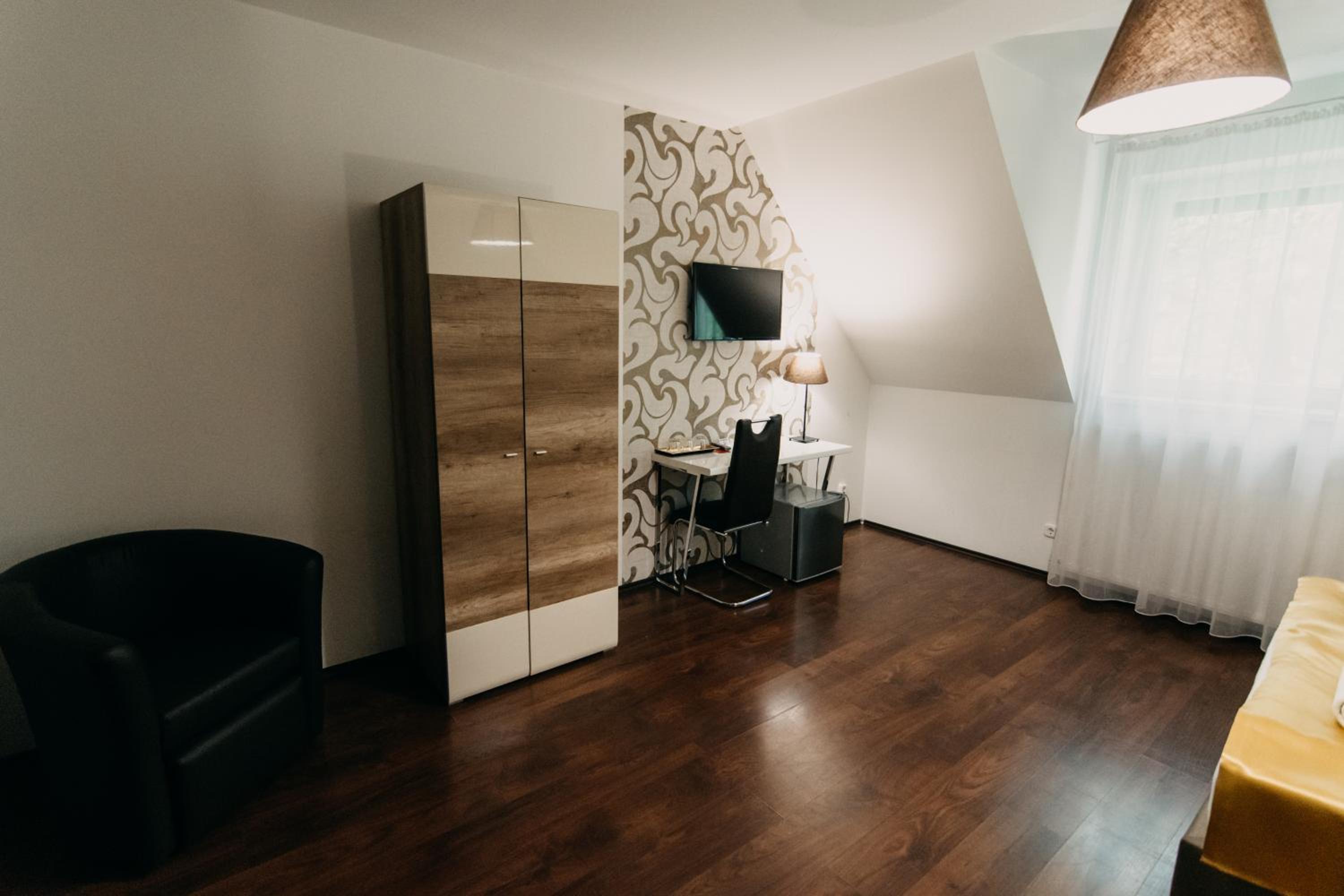 Deluxe Double Room - Photo 16