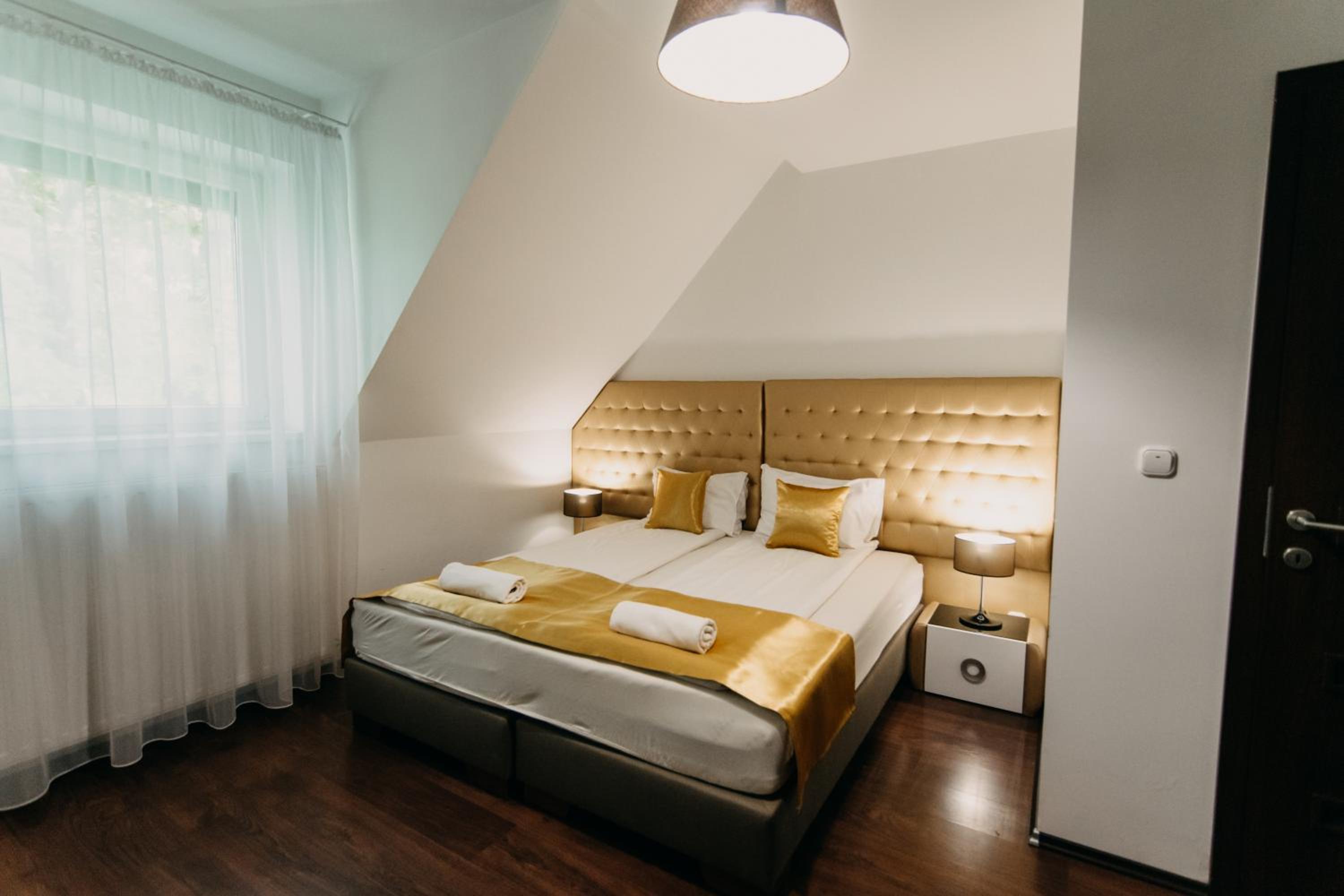 Deluxe Double Room - Photo 17