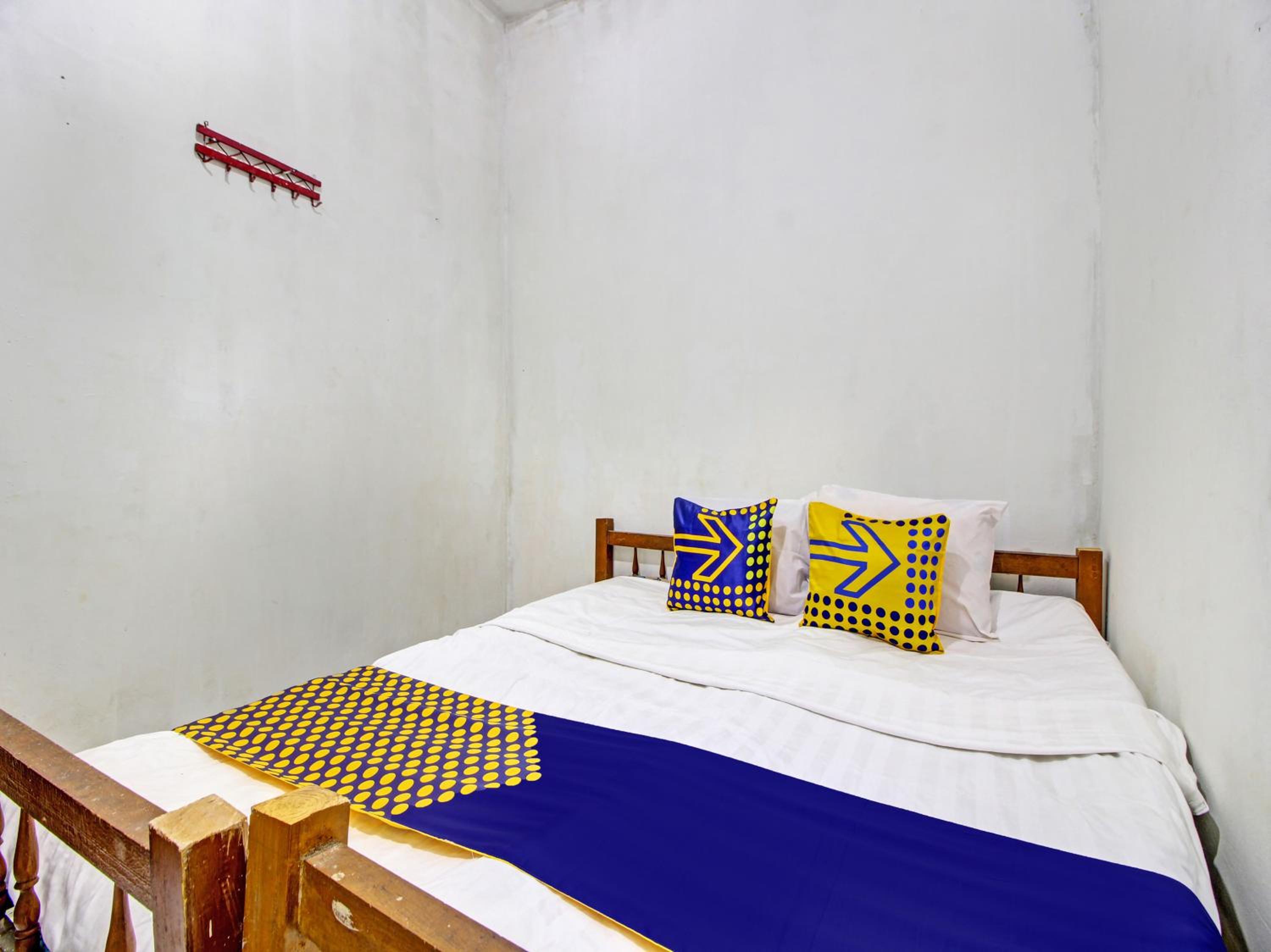 Budget Double Room photo 1
