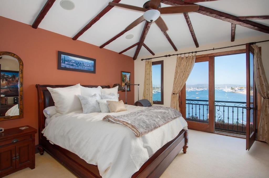 Four-Bedroom House photo 1