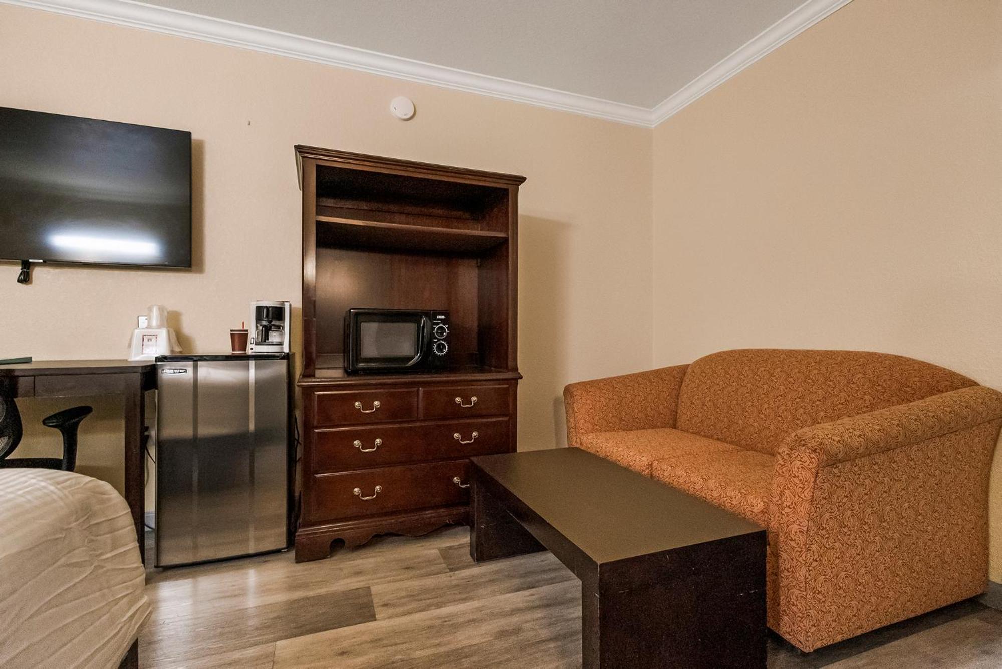 Queen Room - Disability Access - Photo 4