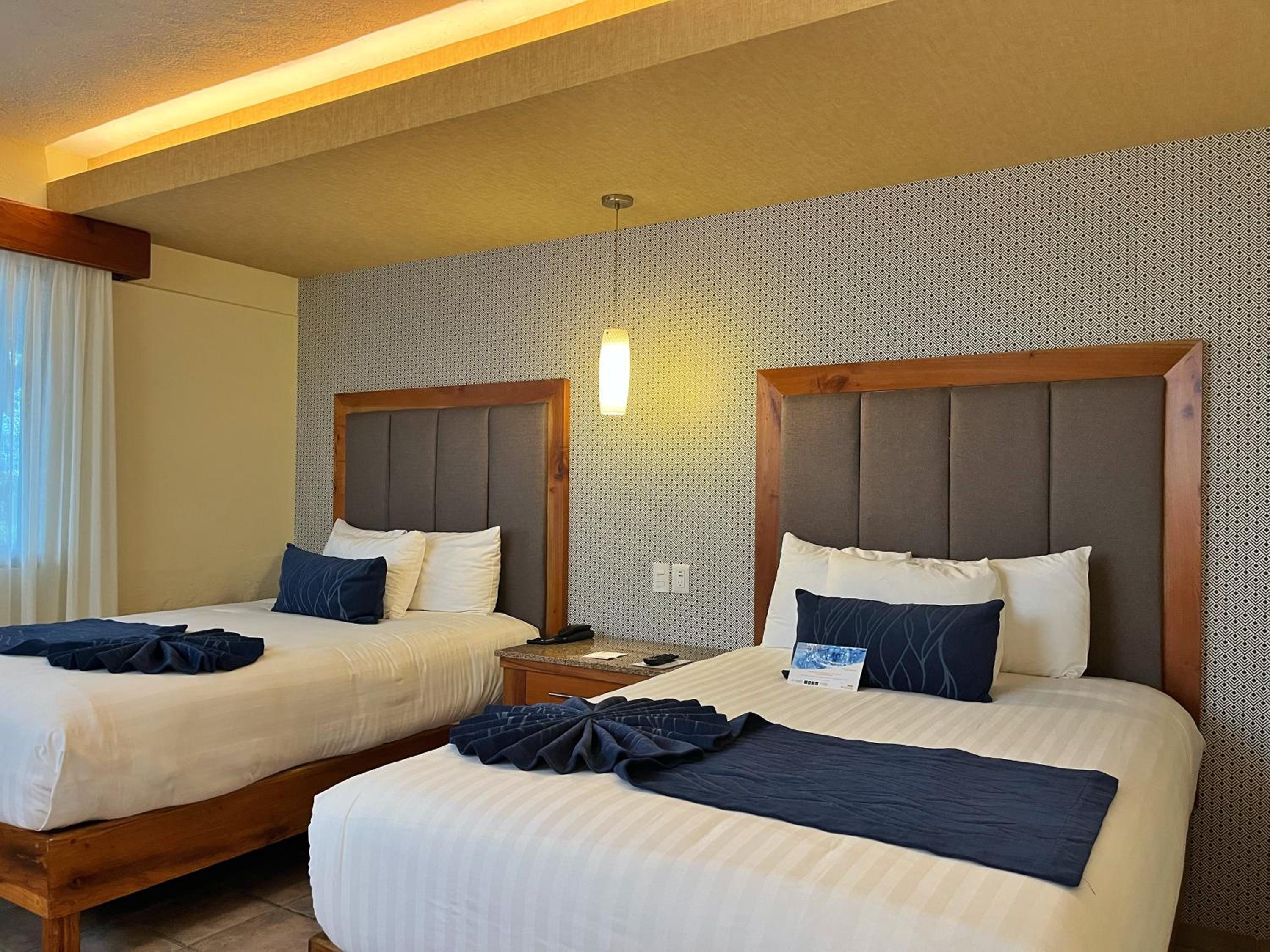 Double Room with Two Double Beds - Photo 5