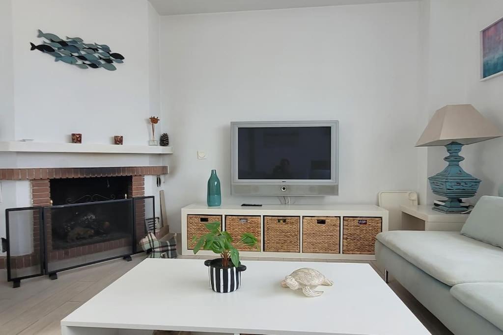 Three-Bedroom Apartment photo 3