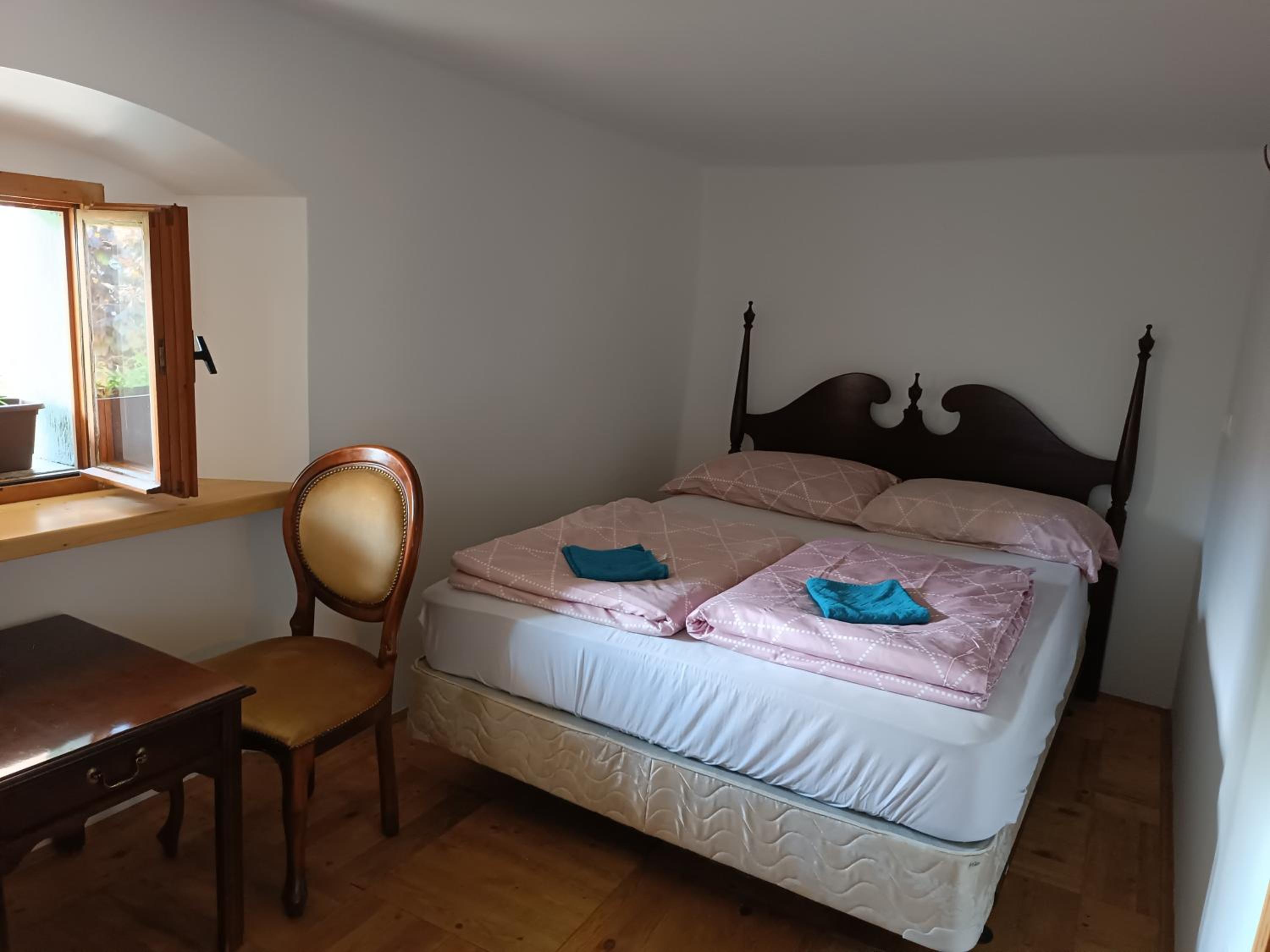 Single Bed in Mixed Dormitory Room photo 1