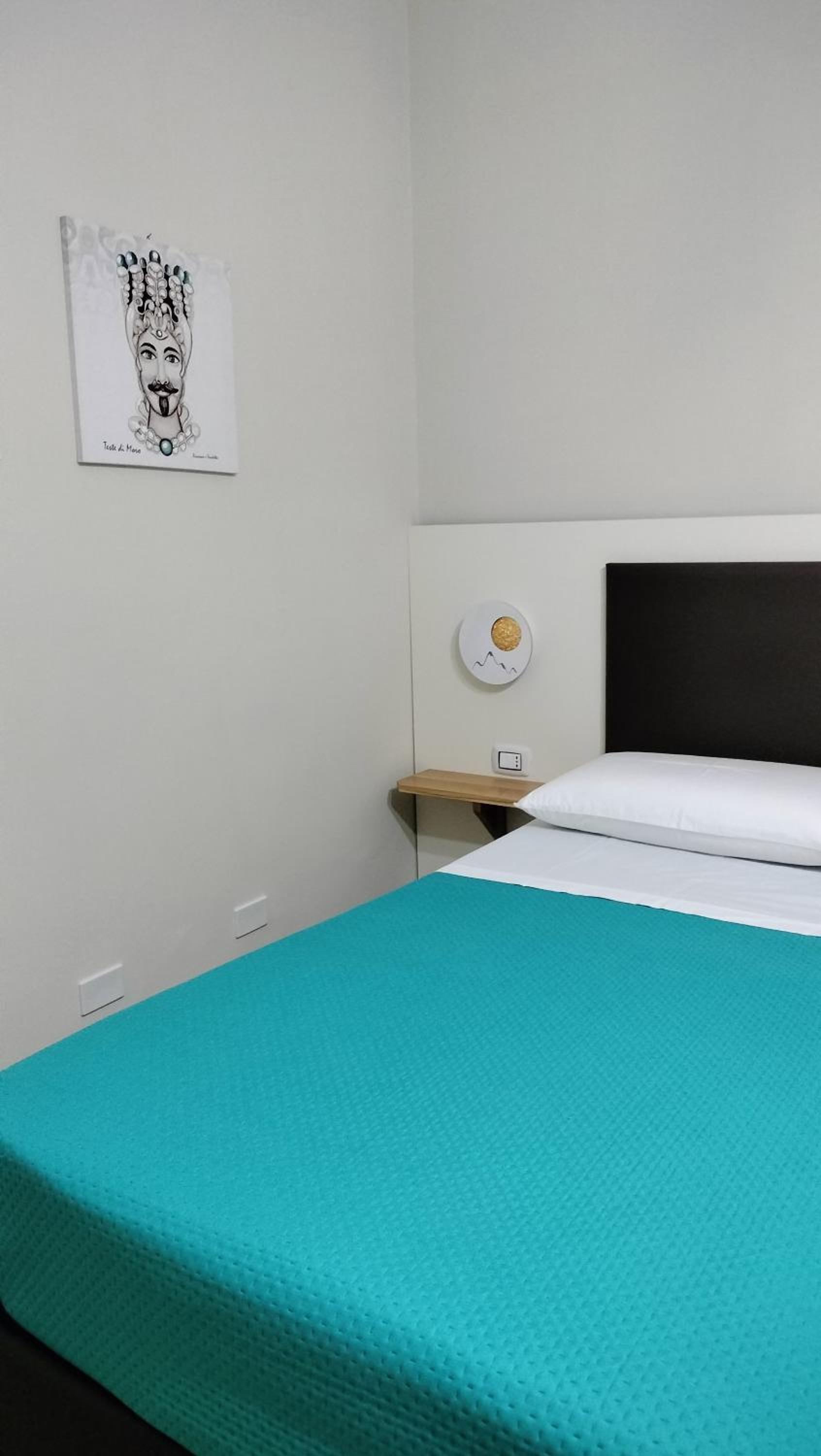 Large Double Room - Photo 4
