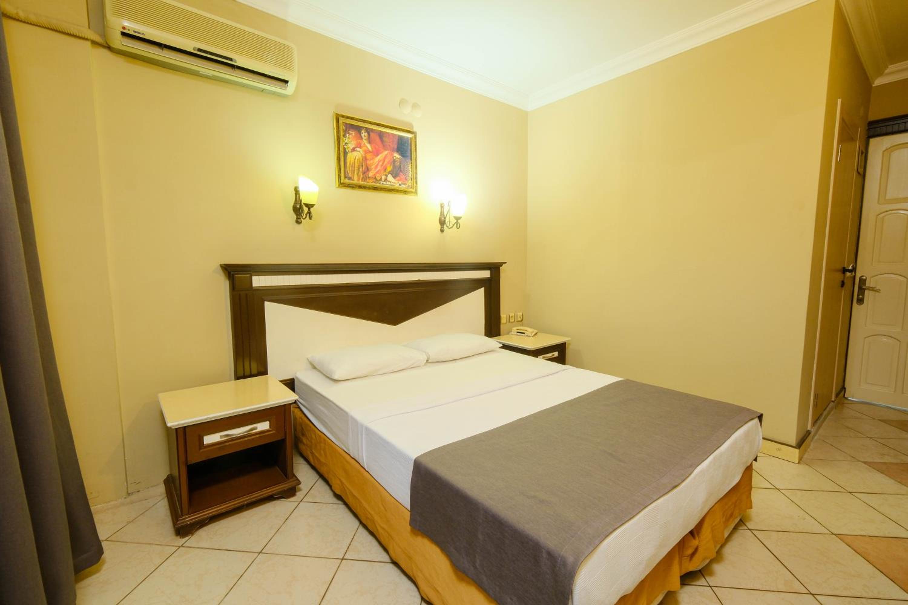 Standard Double Room - Photo 1