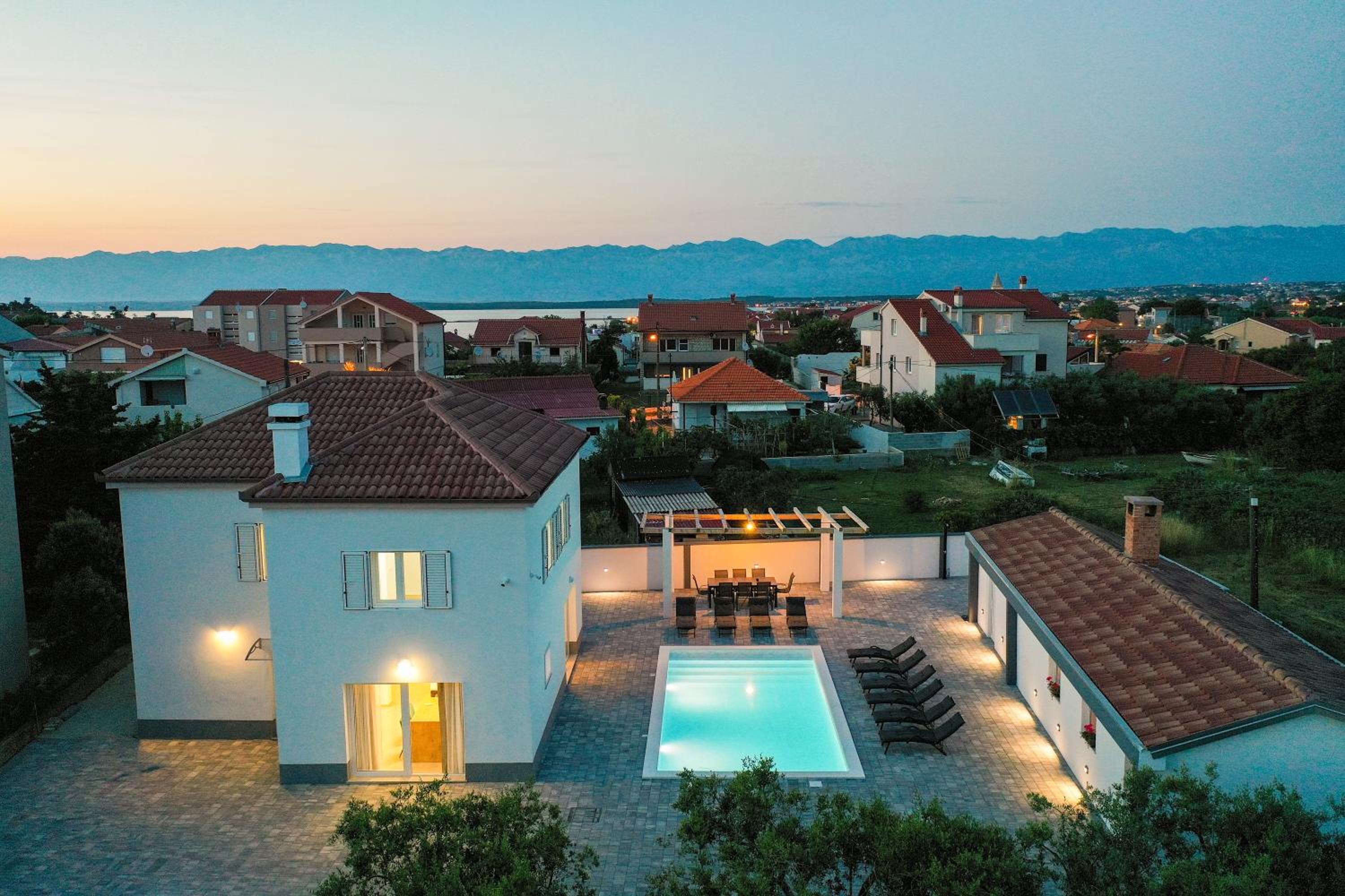 Three-Bedroom Villa photo 2