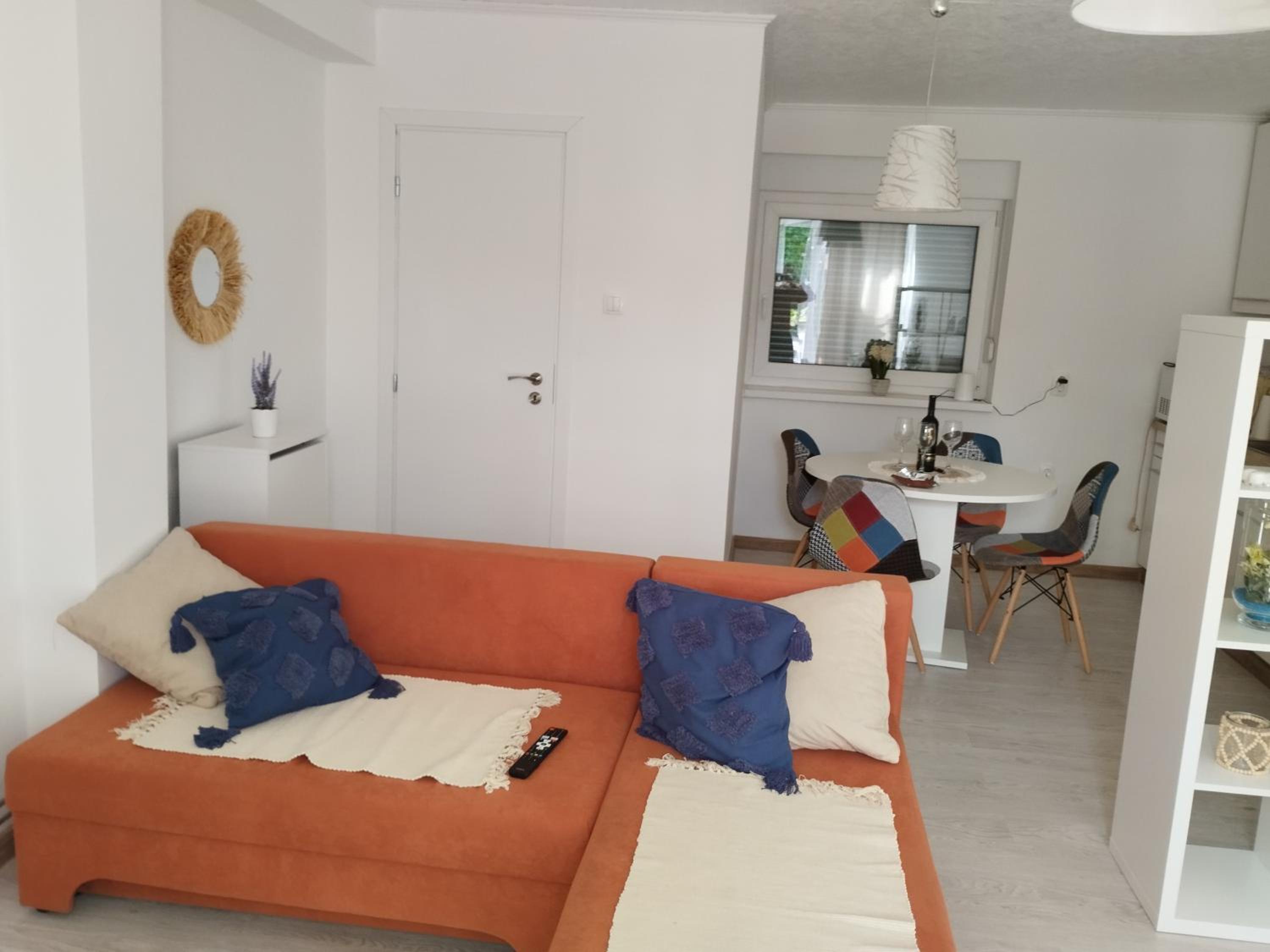 One-Bedroom Apartment photo 2