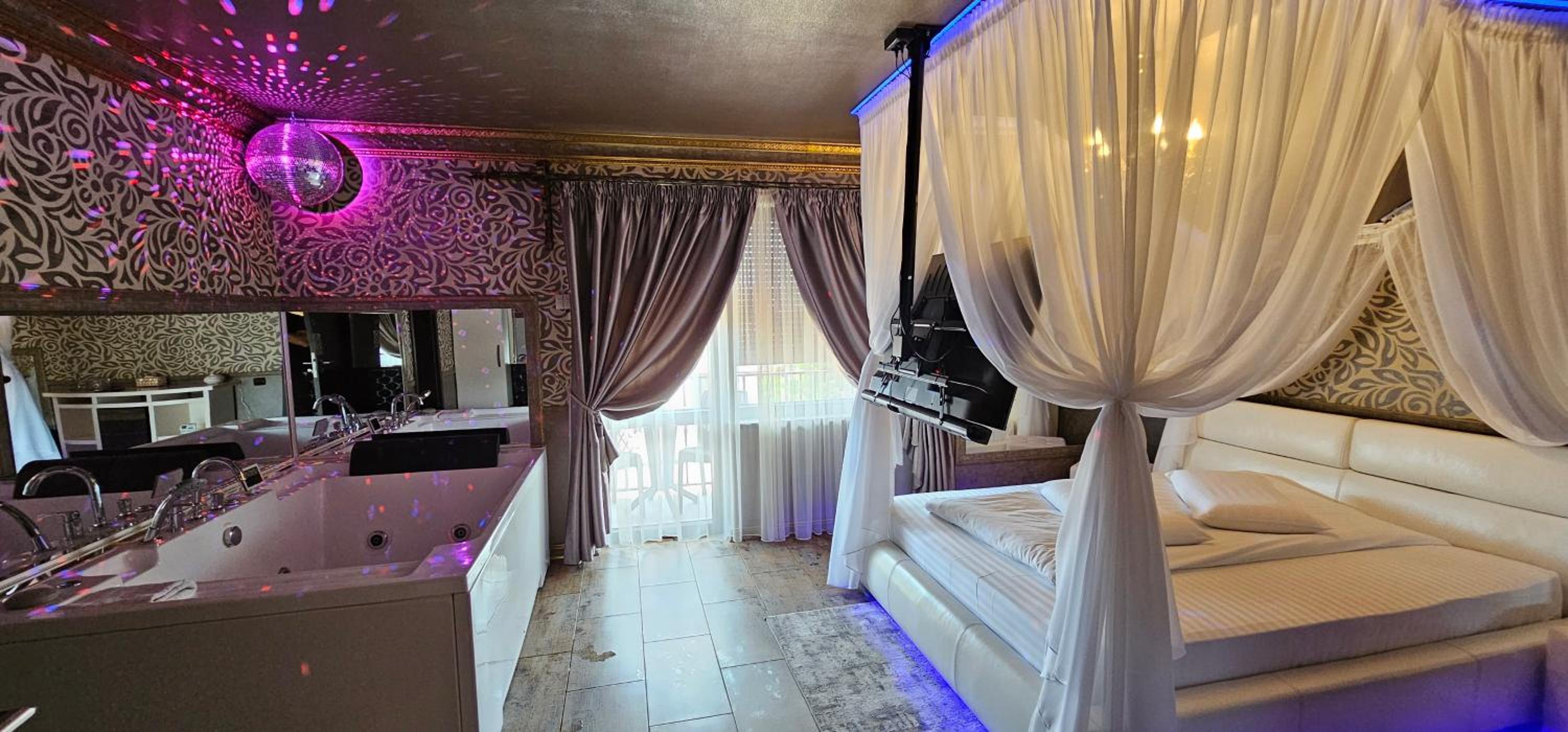 Deluxe Room - Photo 6