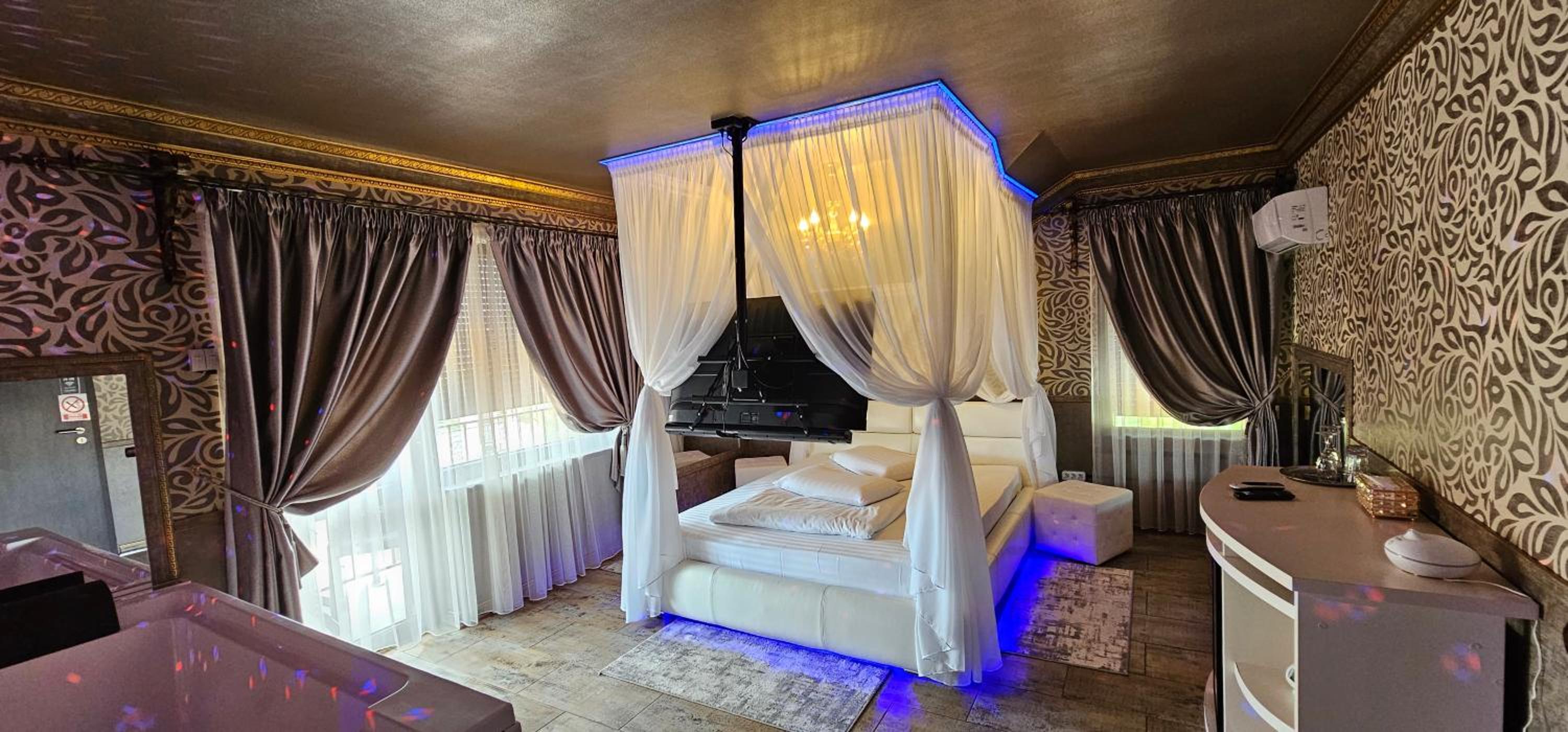 Deluxe Room - Photo 5