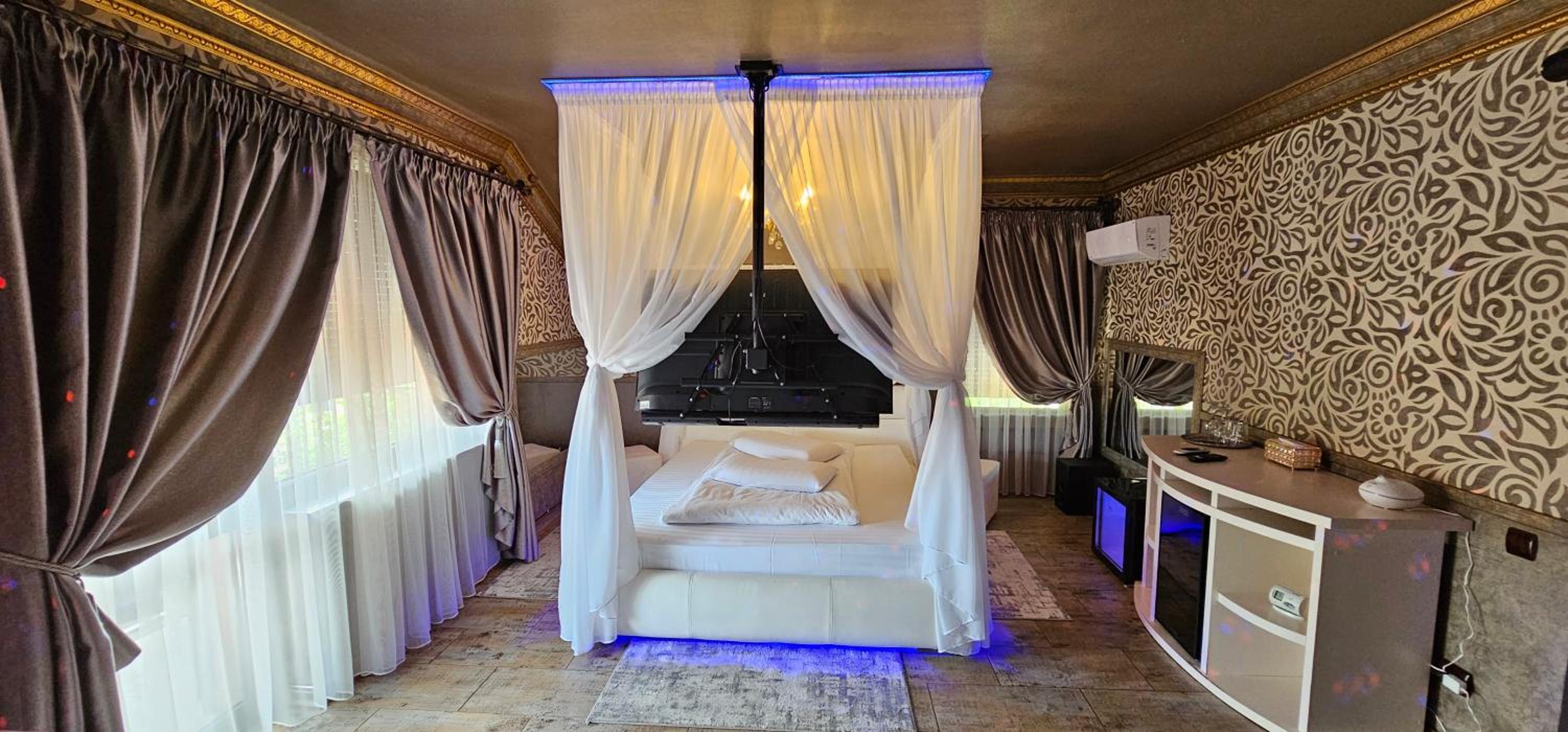 Deluxe Room - Photo 4