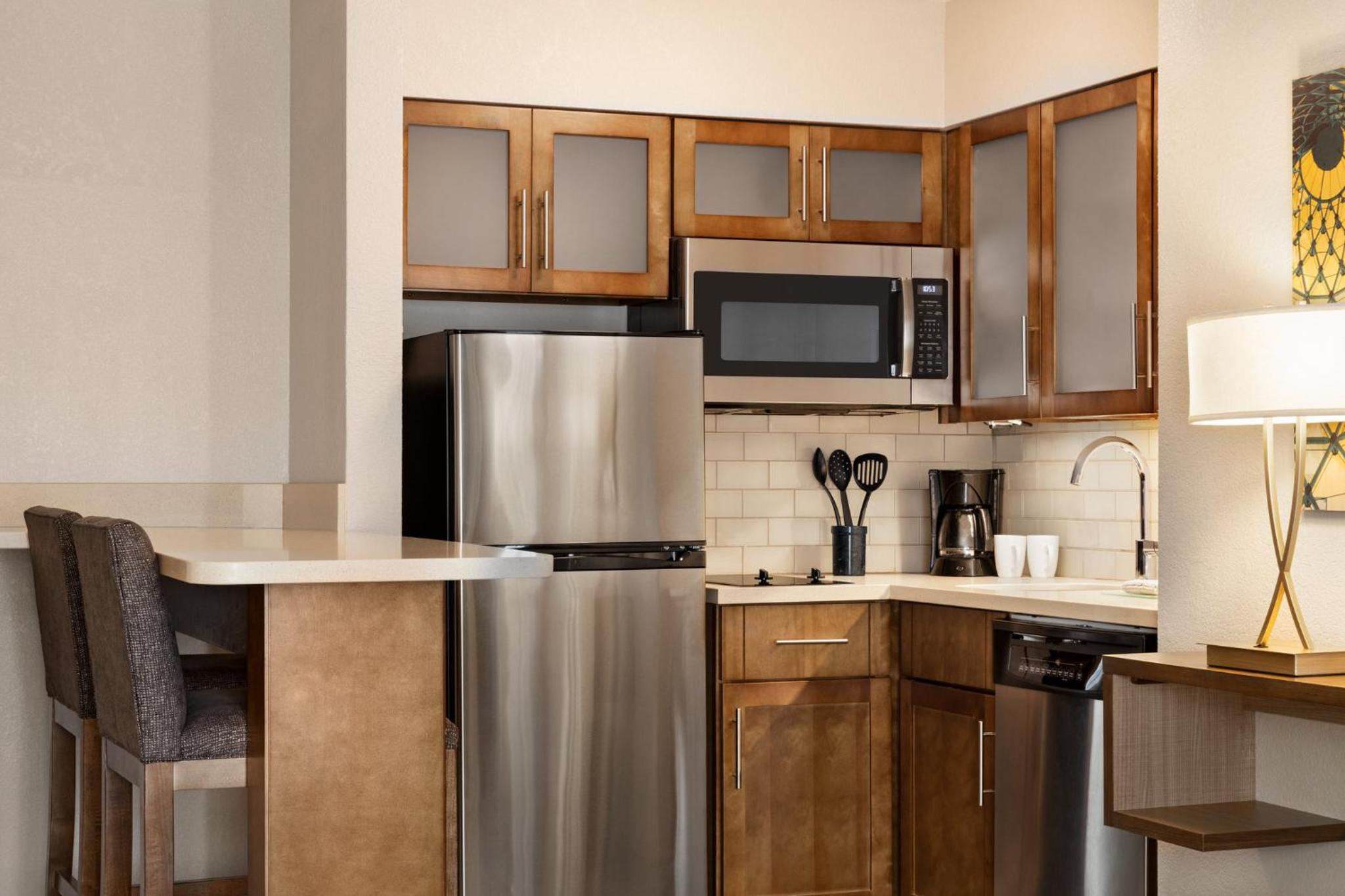 One-Bedroom King Suite - Photo 4
