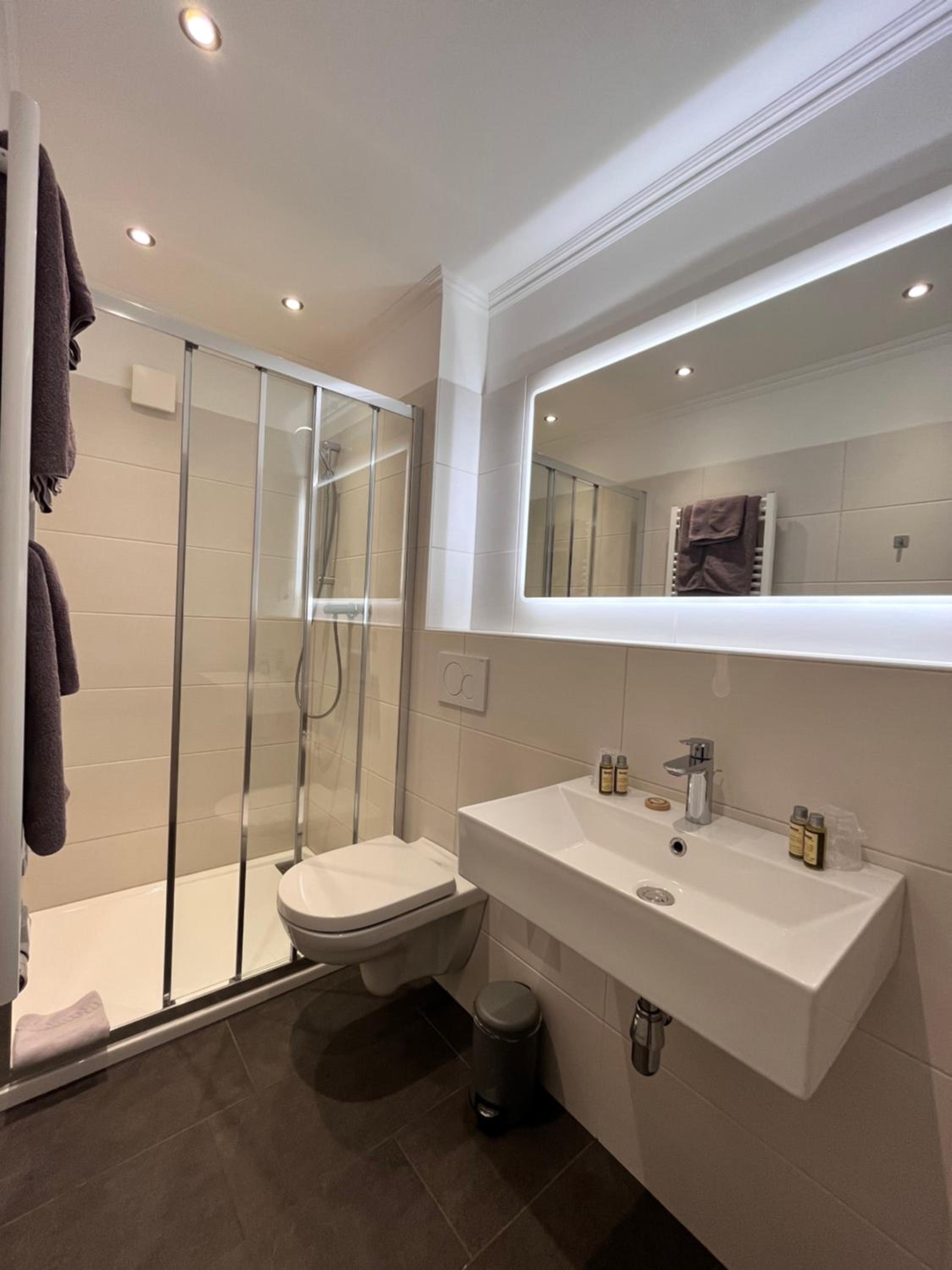 Deluxe Double Room - Photo 7