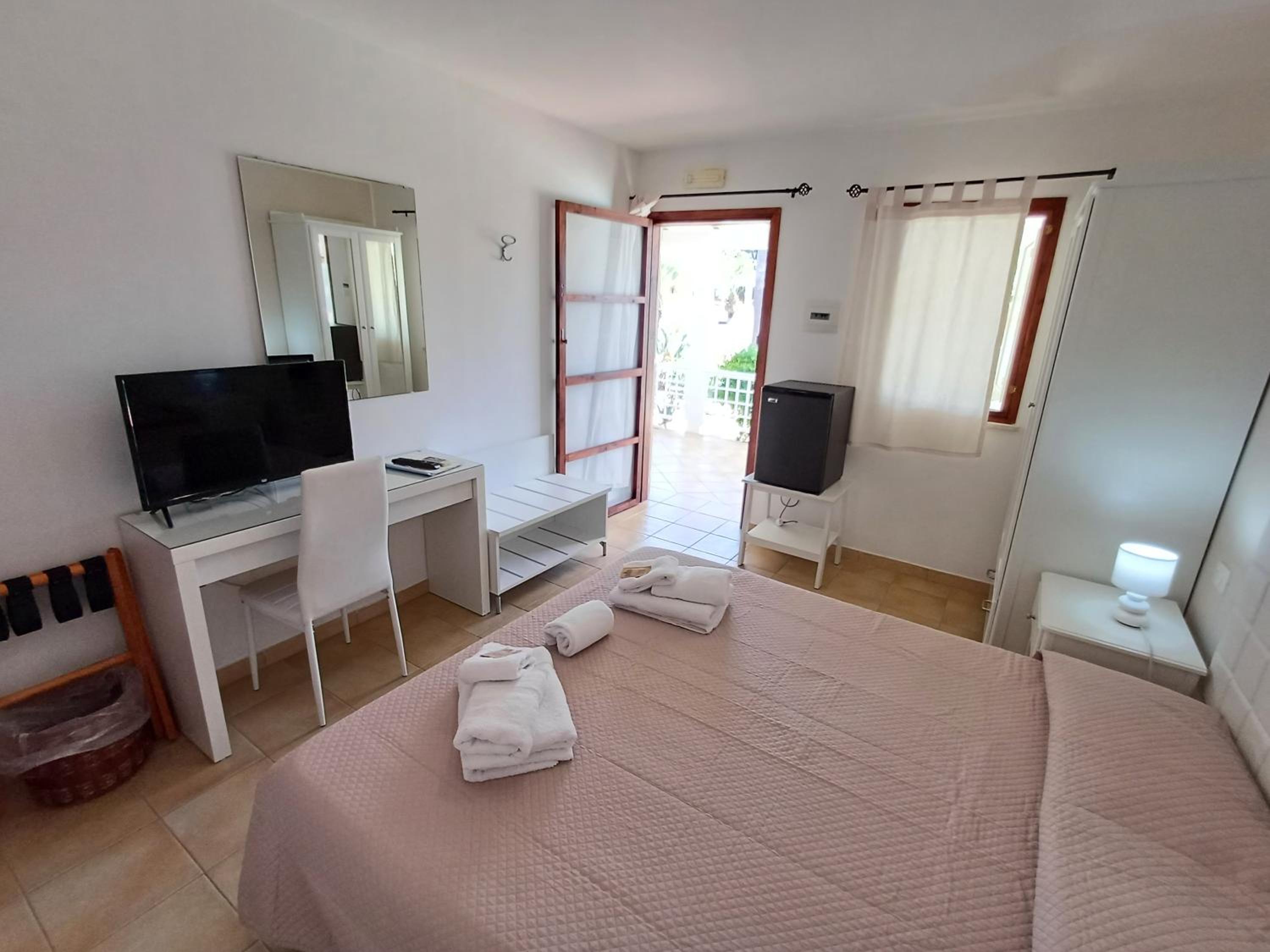 Economy Double Room photo 1
