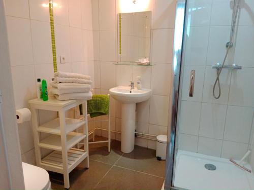 Double Room with Private Bathroom photo 2