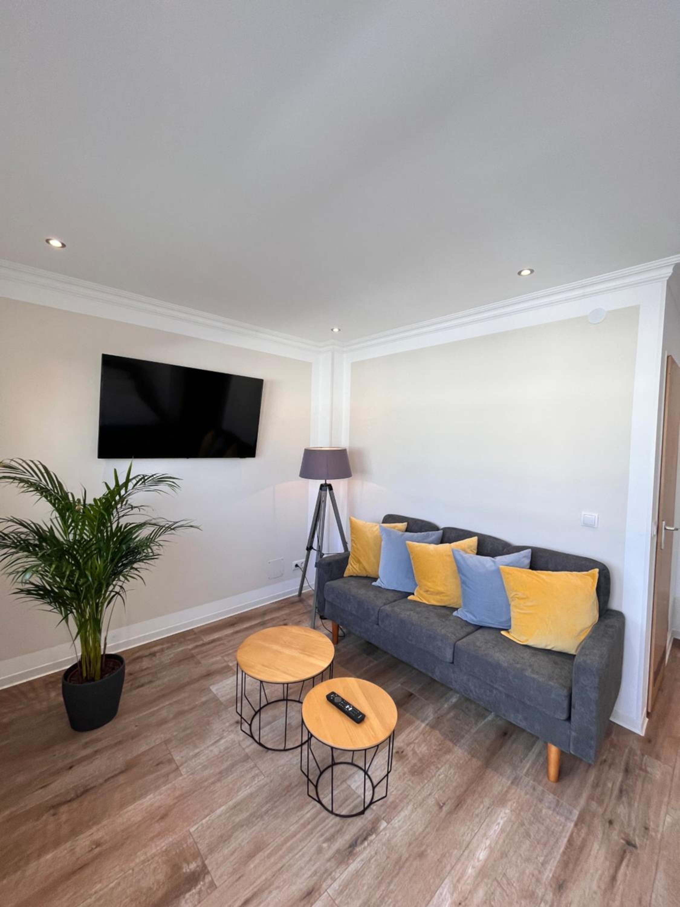 Deluxe Double Room with Balcony and Sea View - Photo 12