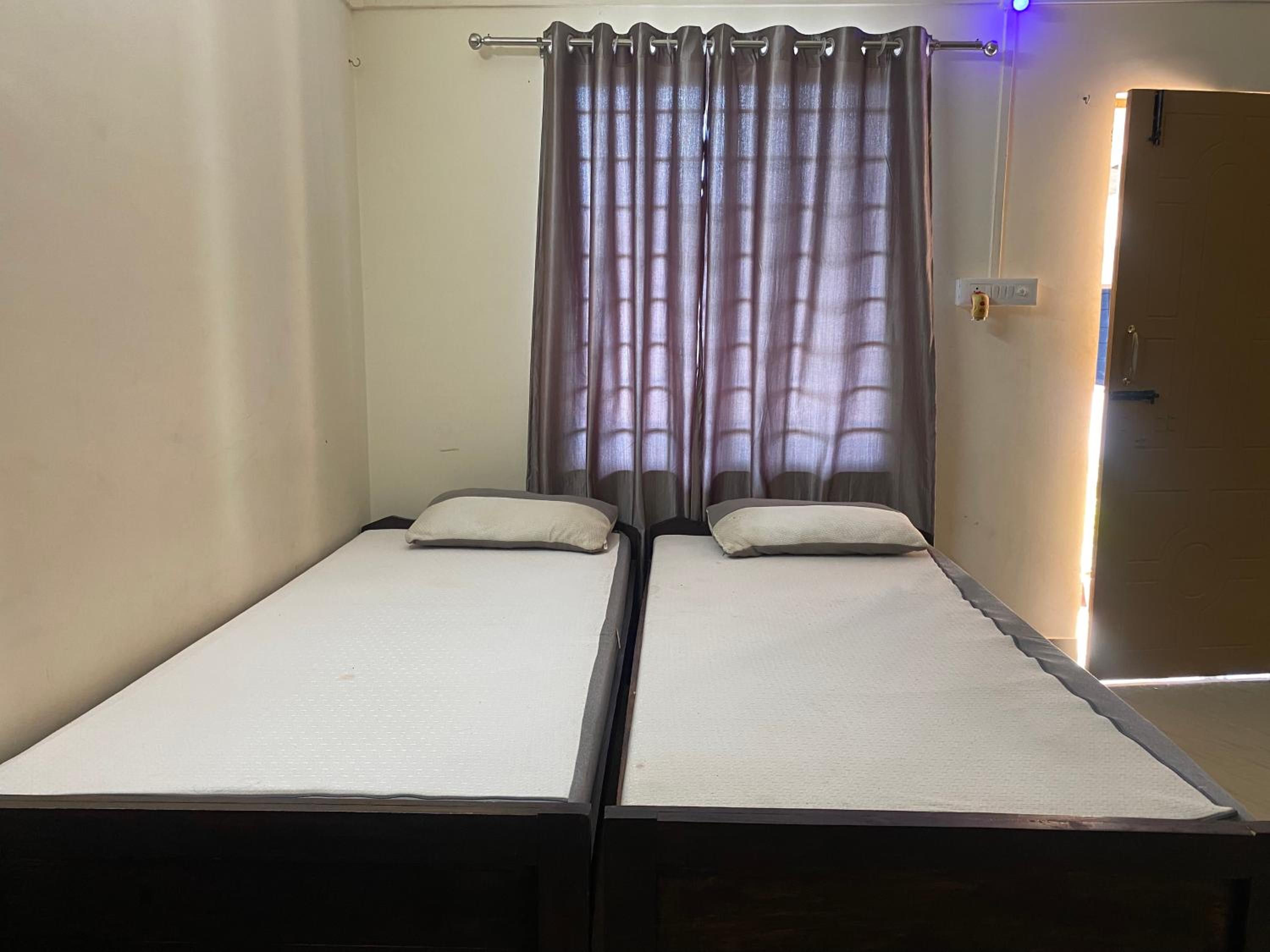 Standard Twin Room photo 3
