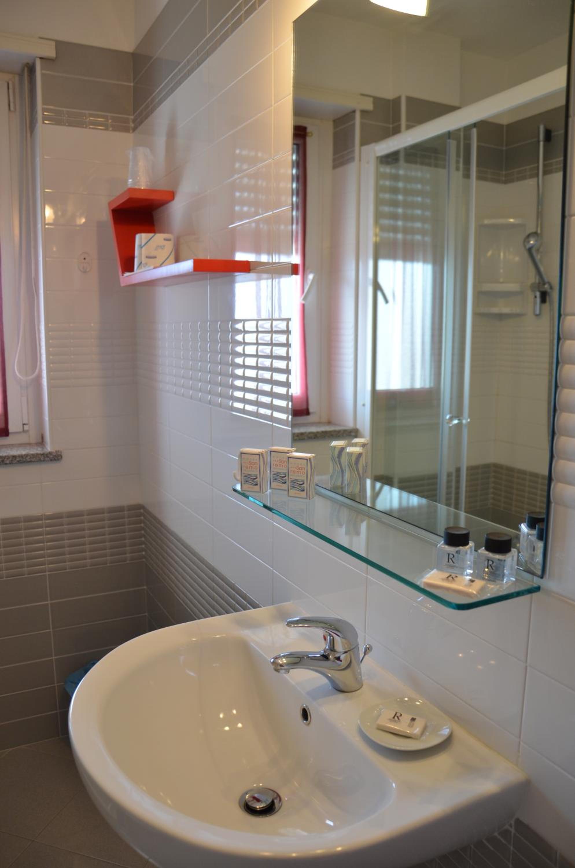 Suite with View - Photo 13