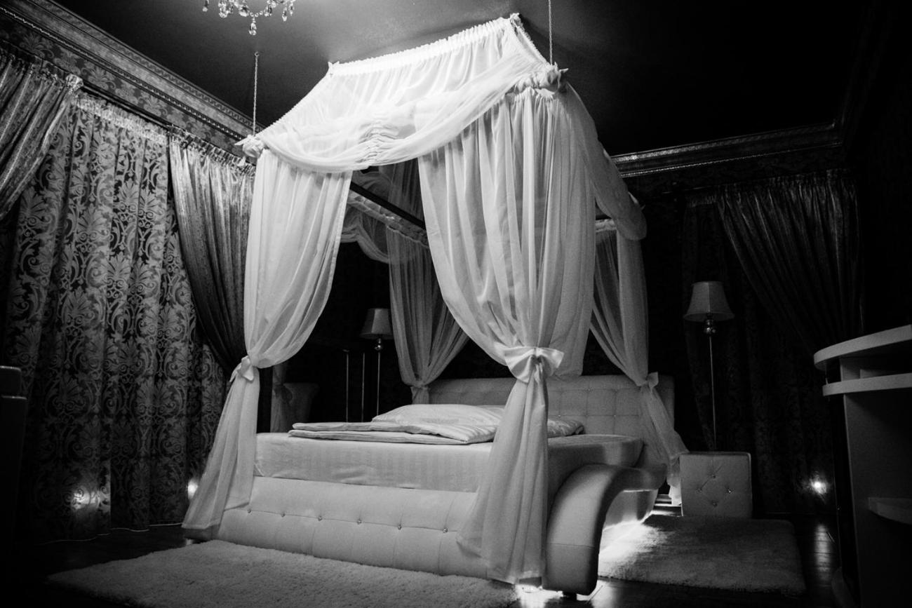 Deluxe Double Room with Hot Tub - Photo 11