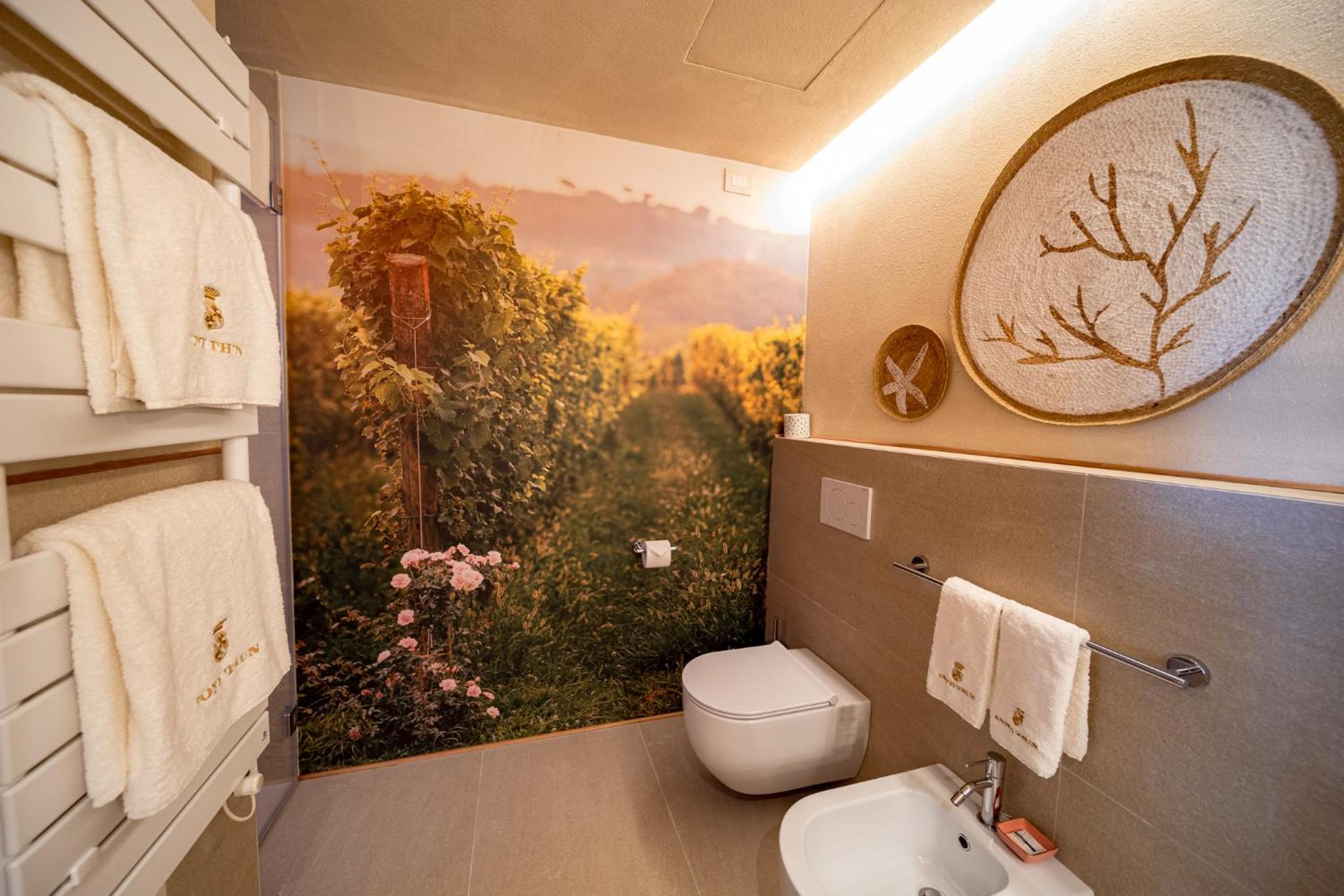 Junior Suite with Balcony - Photo 6