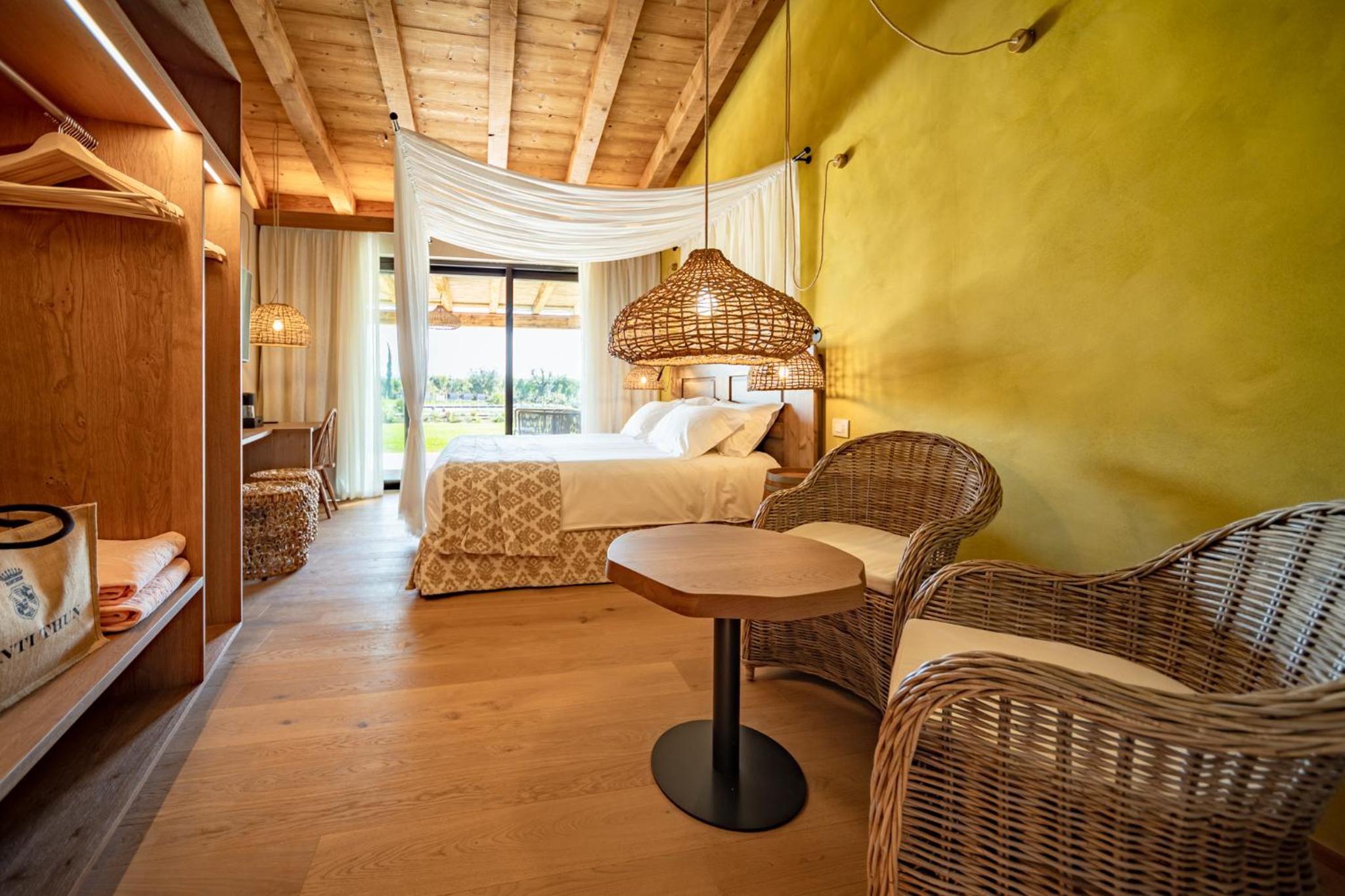 Junior Suite with Terrace - Photo 4