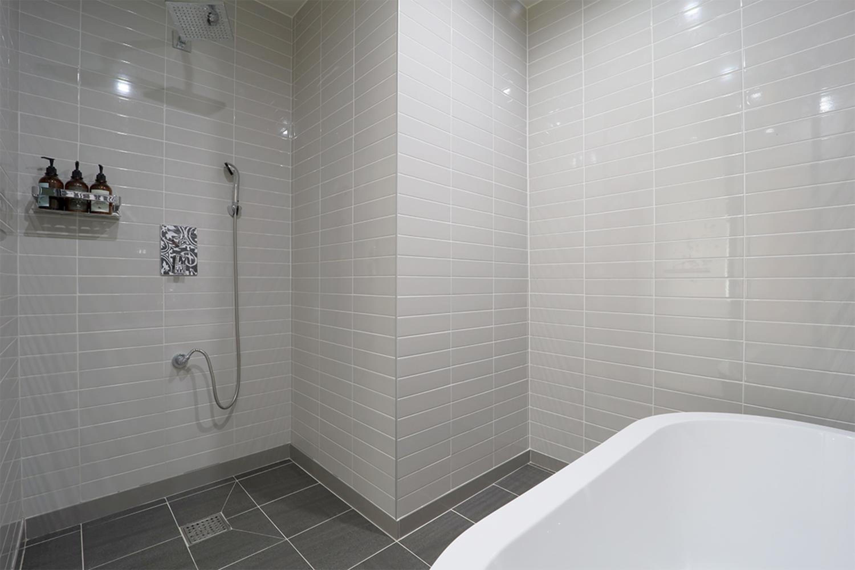 Large Double Room with City View  - Photo 5