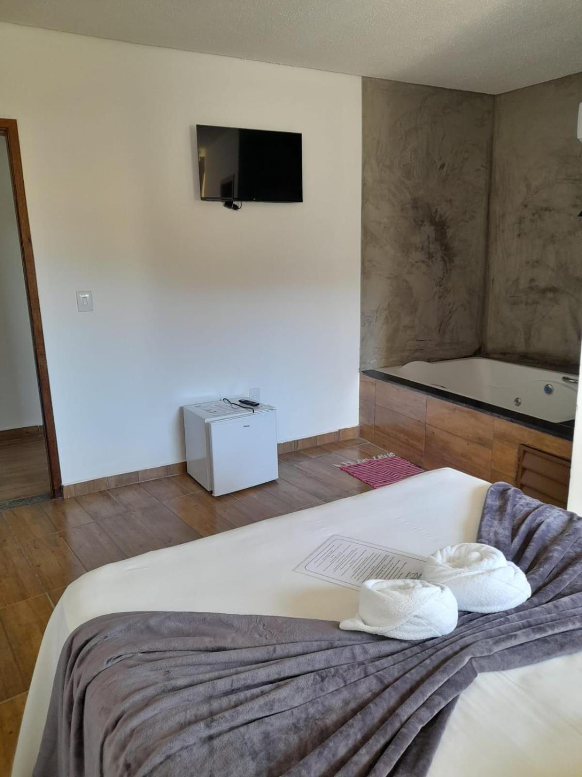 Deluxe Suite with Spa Bath