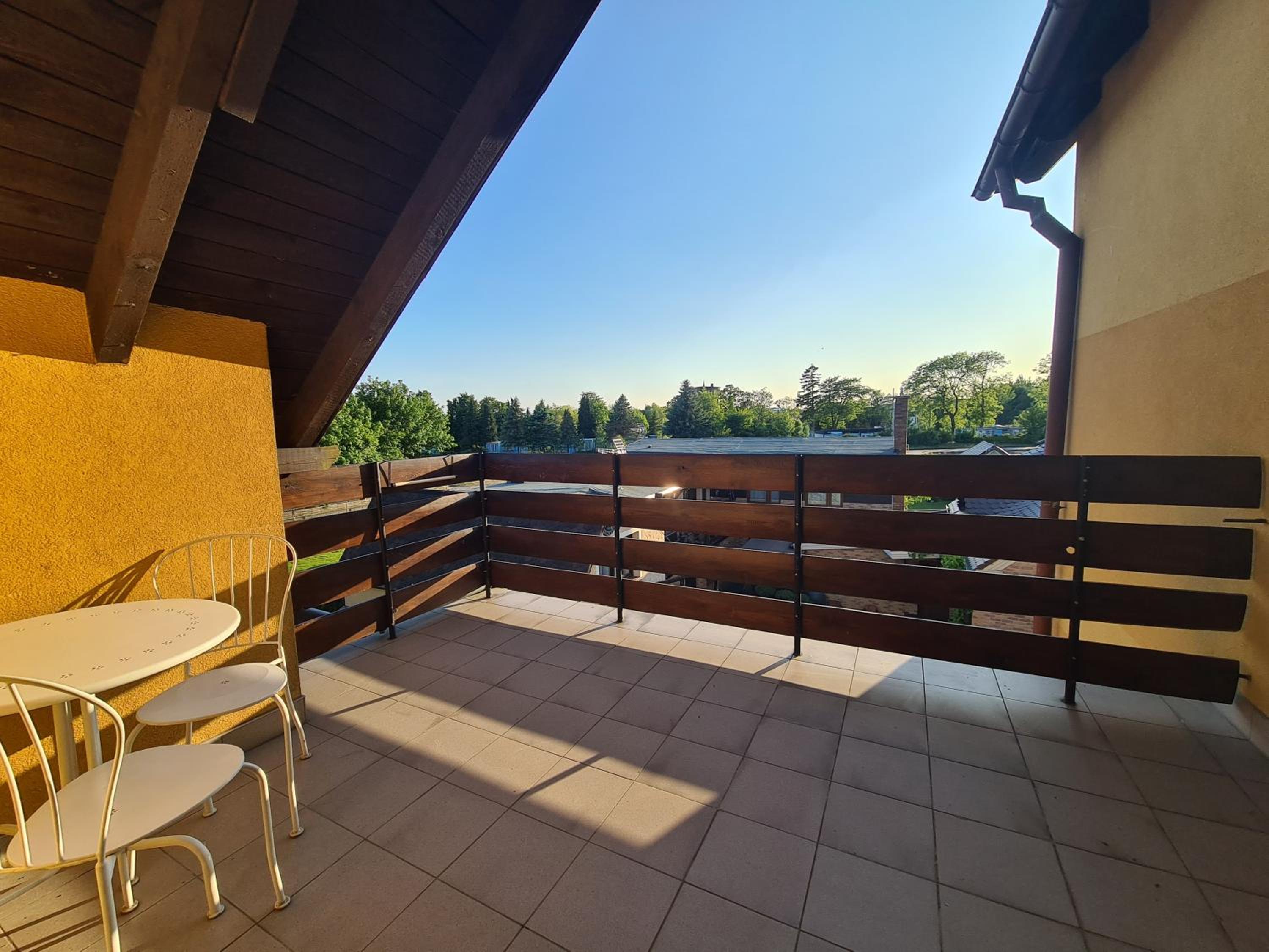 Family Room with Balcony photo 2