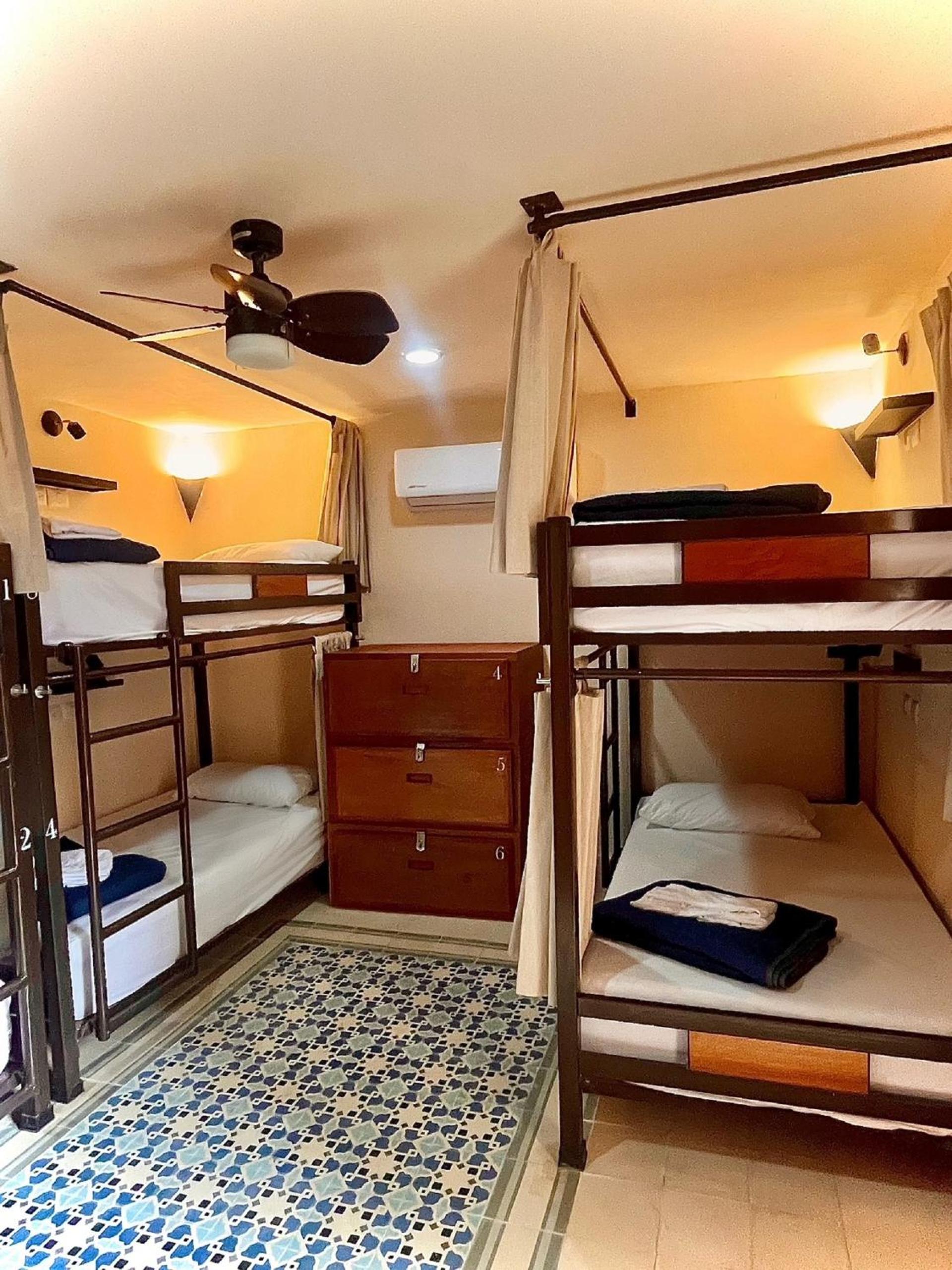 Bed in 6-Bed Female Dormitory Room photo 2
