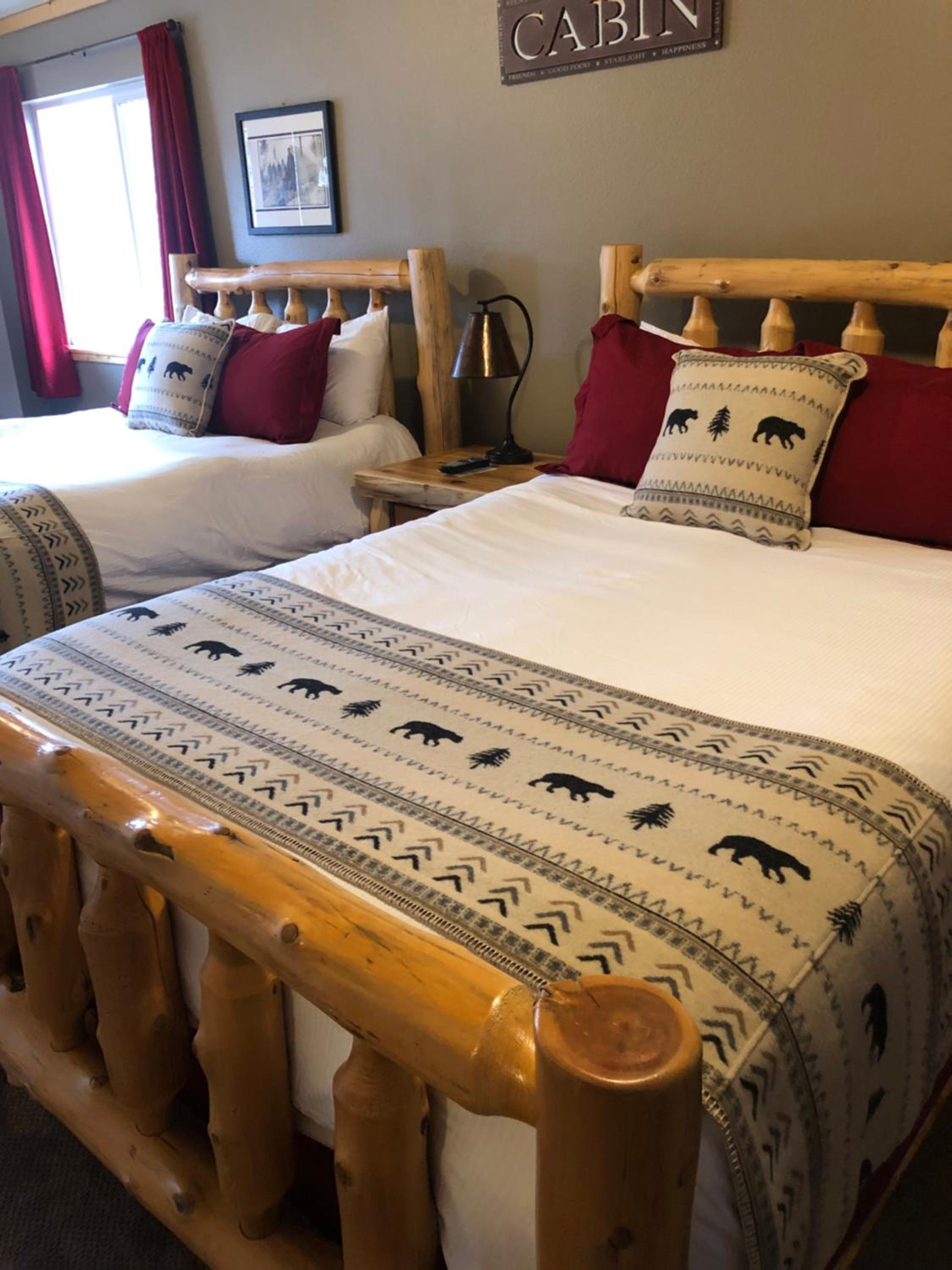 Deluxe Double Queen Cottage
