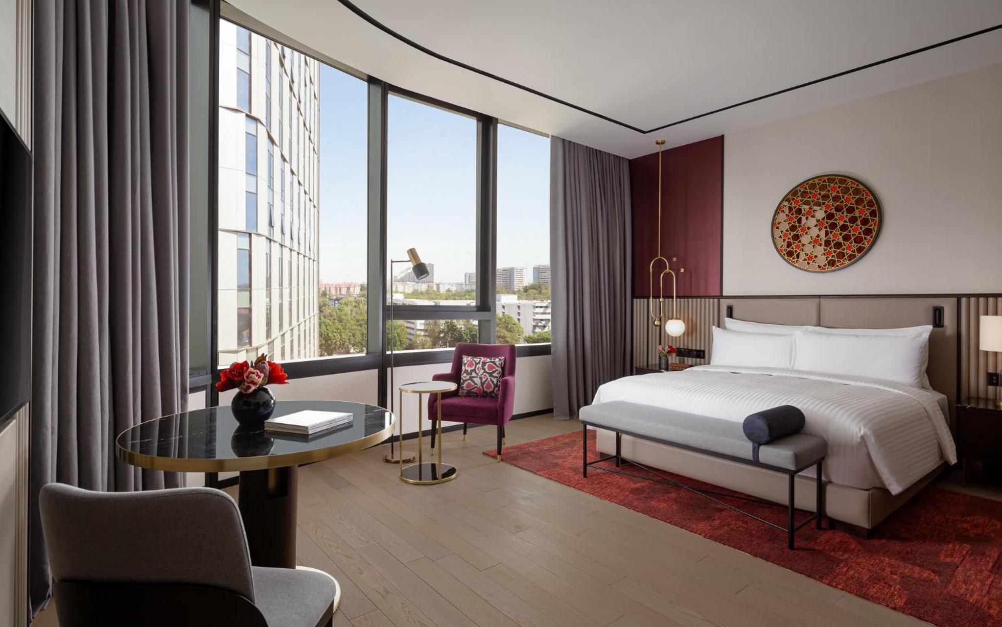 Junior King Suite - Club Lounge Access - Photo 5