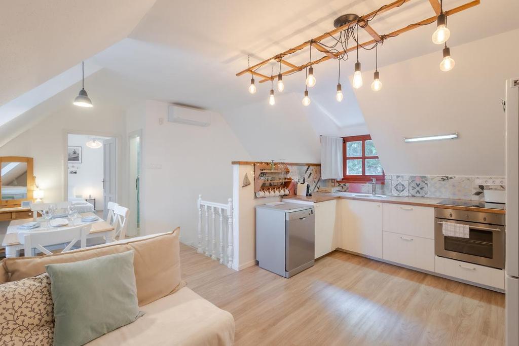 Four-Bedroom House photo 1